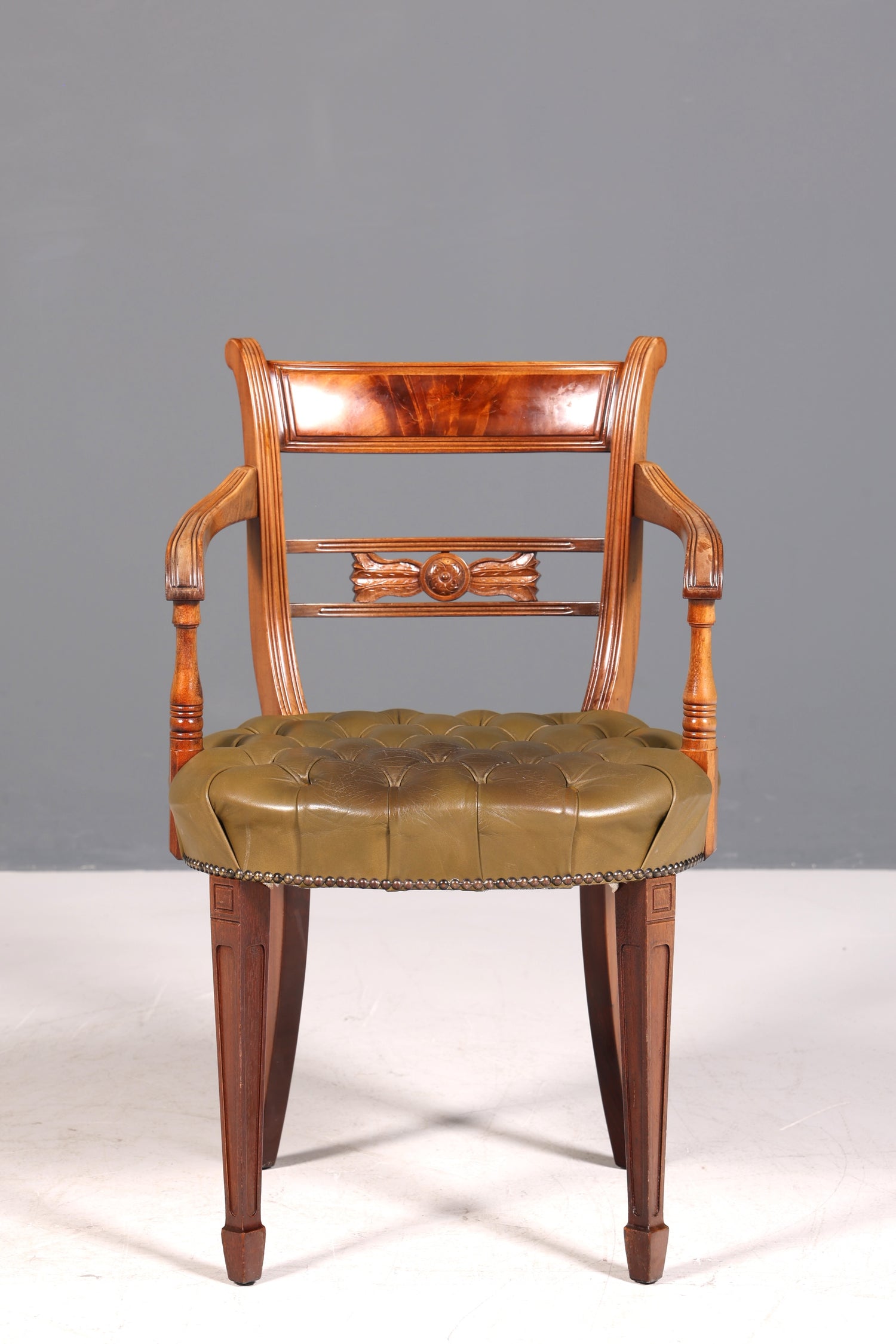 Wunderschöner Chesterfield Armlehnstuhl Anno Dom Sekretär Stuhl Englisch echt Leder Küchenstuhl 1 von 2