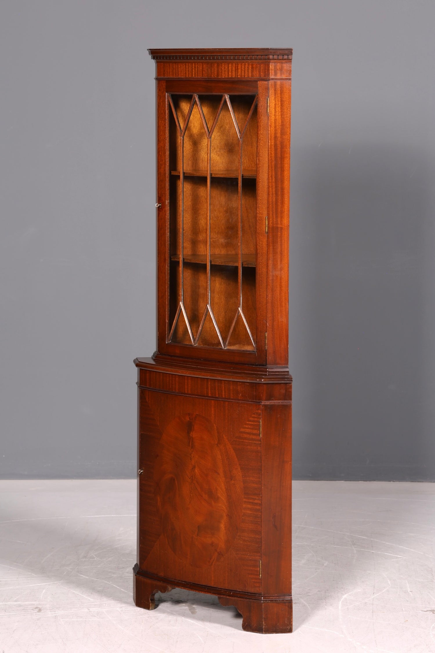 Wunderschöne Englische Eckvitrine Mahagoni 60er Echt Holz Schrank Eckschrank Glasvitrine Vitrine Vintage