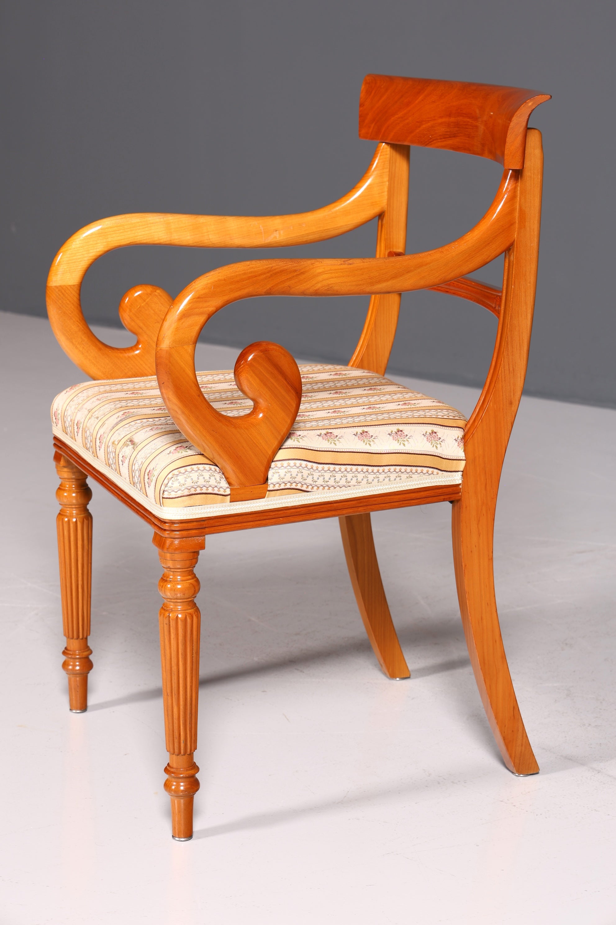 Wunderschöner Englischer Stuhl UK Küchenstuhl Antik Biedermeier Stil Eibe Sekretär Stuhl Polsterstuhl