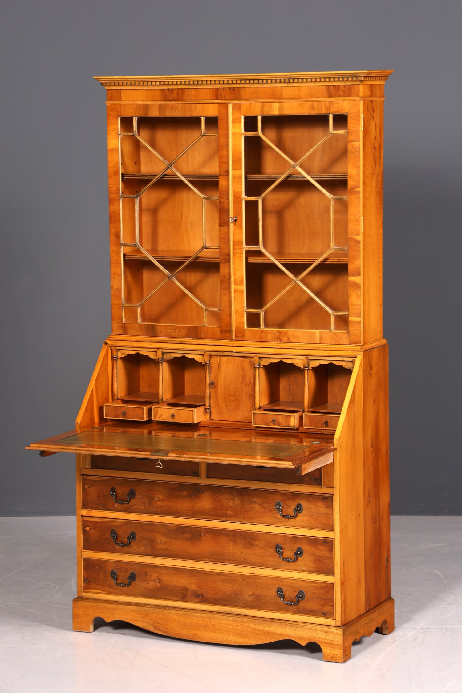 G011 Finish cm, Stilvoller Englischer Sekretär Büro Aufsatzsekretär Eibe Antik Stil Vitrinen Schrank UK