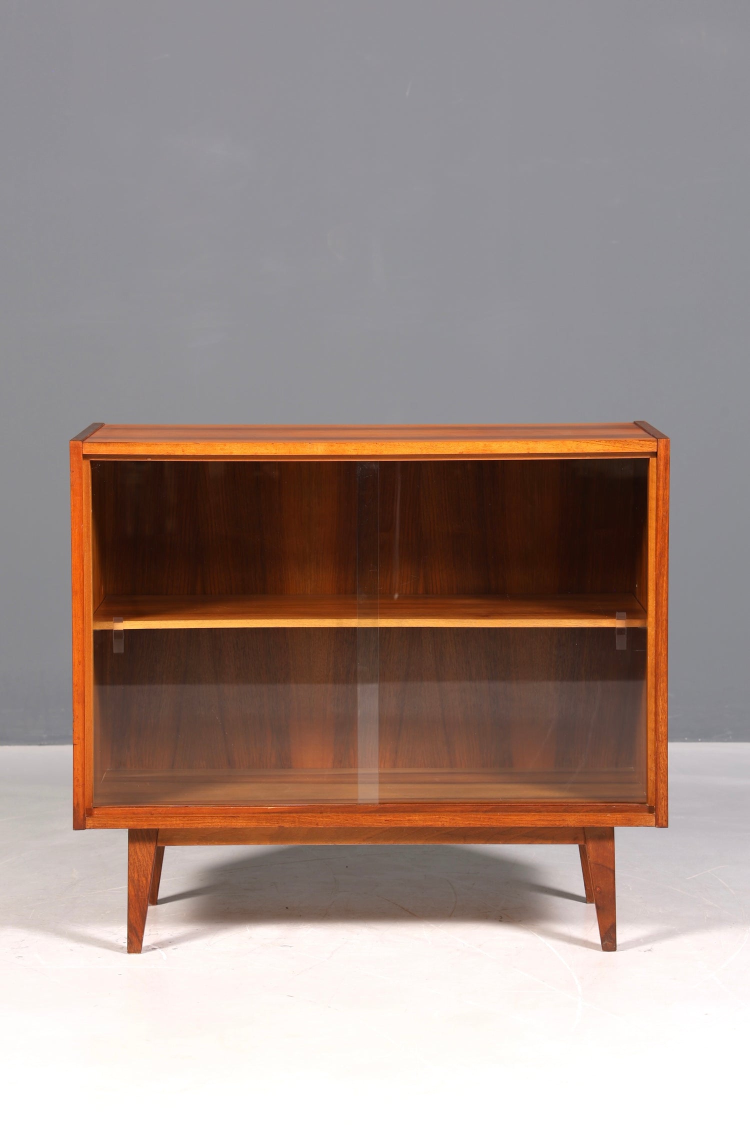Wunderschöne Mid Century Vitrine Vintage Regal Retro Bücherregal Bookshelf