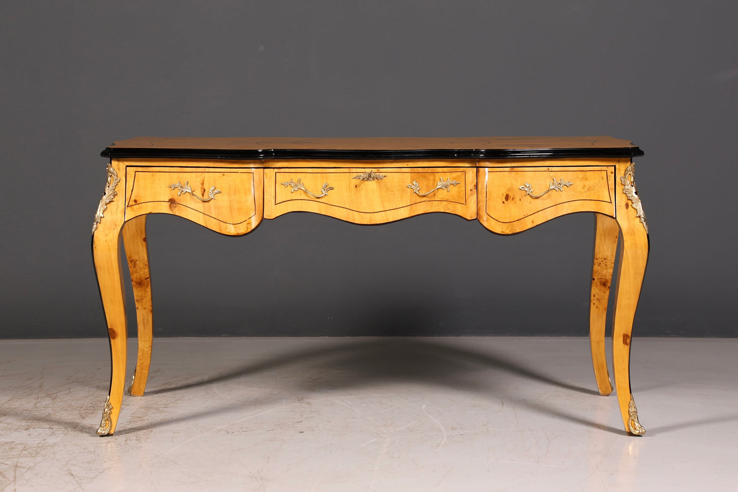 Beautiful Louis XV-style desk French office desk antique-style office table solid wood