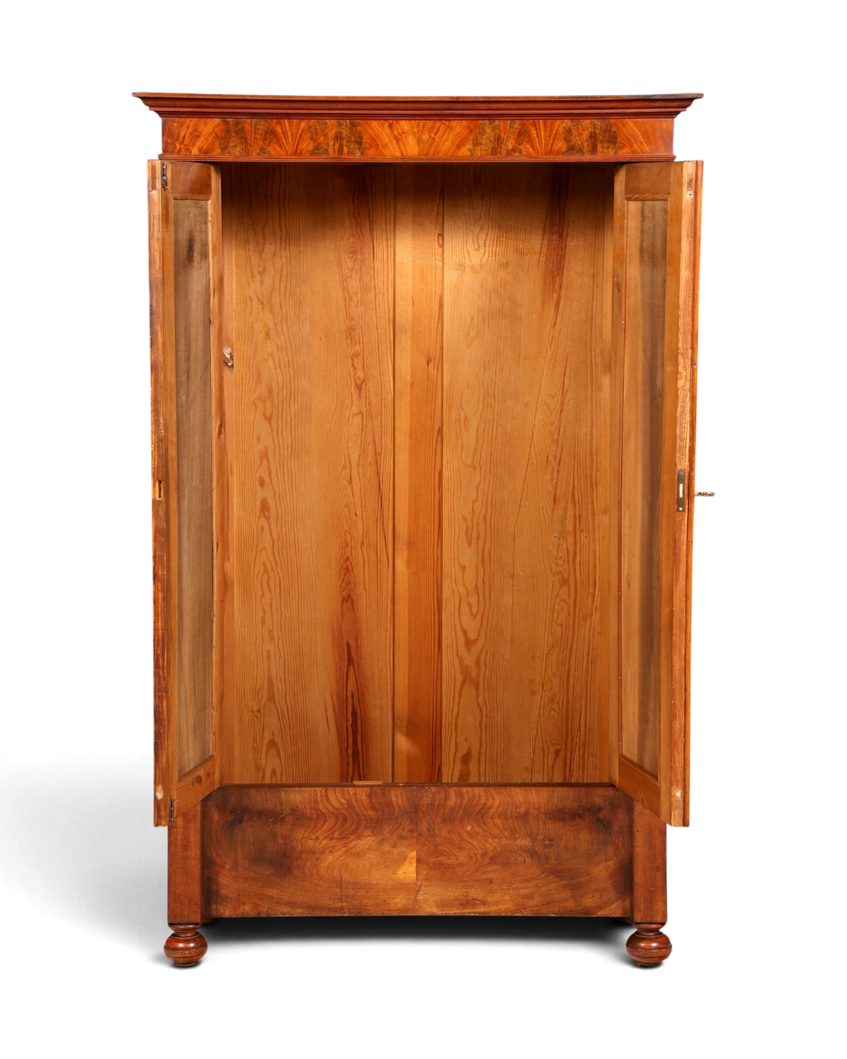 Hauptstadt Möblerei Gründerzeit Kleiderschrank aus massivem Holz mit schöner Maserung und offener Front um 1880