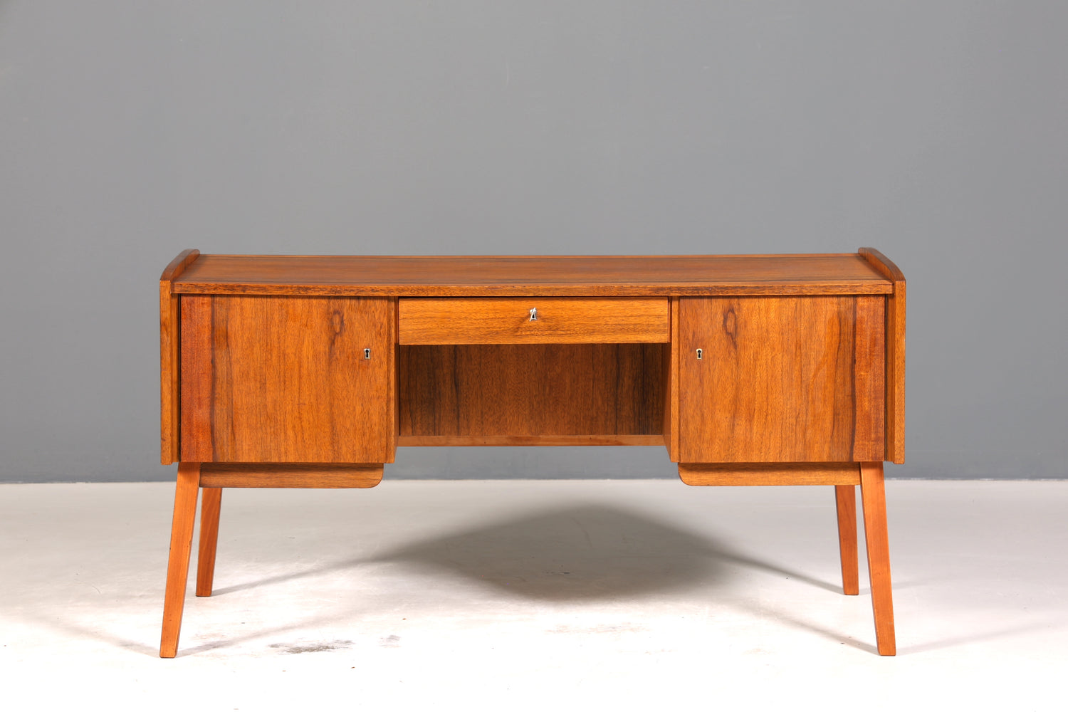 Wunderschöner Mid Century Schreibtisch Danish Design Bürotisch Vintage Office Table