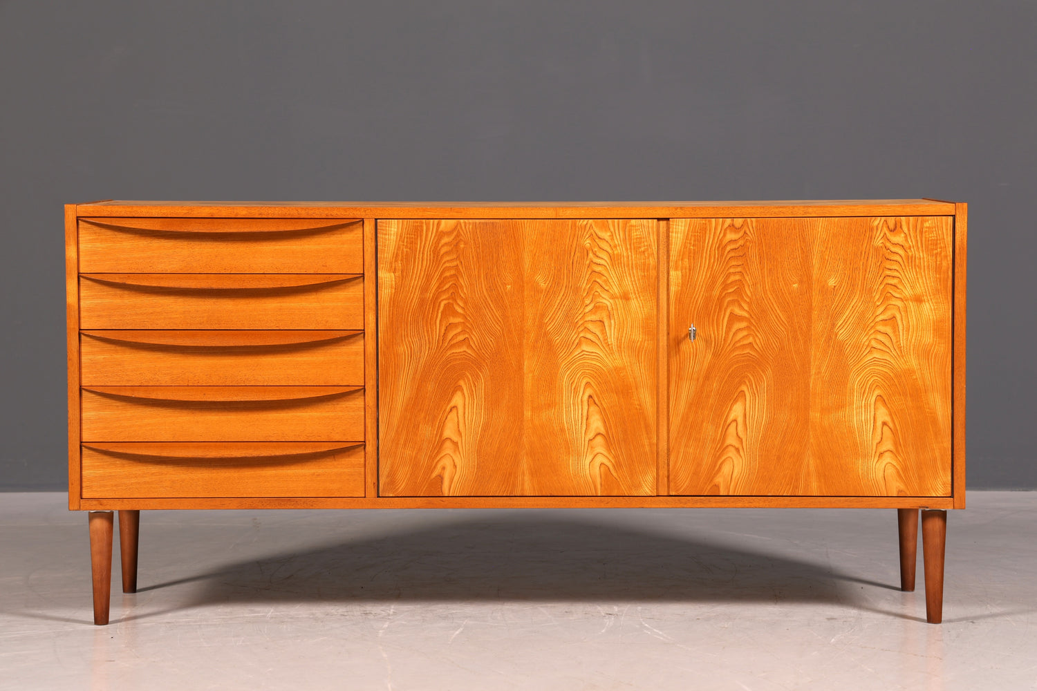 Wunderschönes Original Hellerau Sideboard Franz Ehrlich 602 TV Schrank Mid Century Kommode