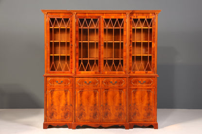 Traumhafte Englische Vitrine Eibe Holz Bibliothek Bücherschrank Buffet Schrank
