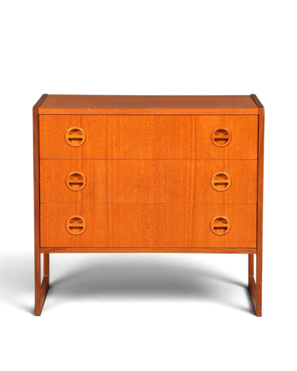 Hauptstadt Möblerei Mid Century Kommode aus Teakholz mit drei Schubladen und markanten runden Griffen im Vintage Design