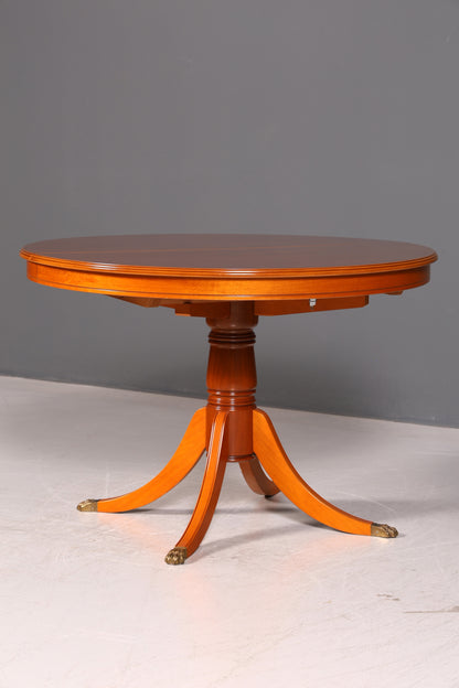 Beautiful English extendable round dining table antique style 60s kitchen table yew