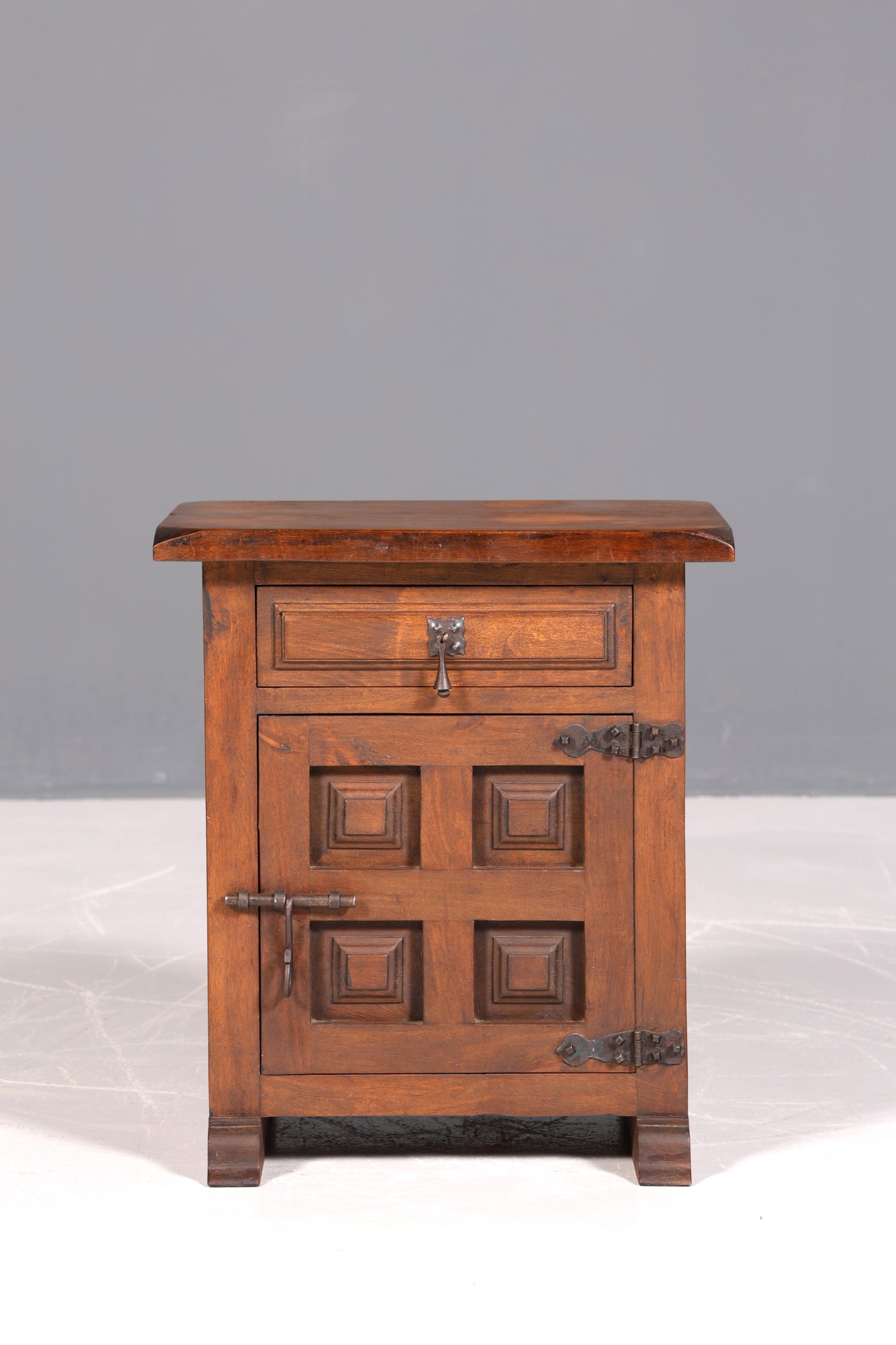 Wunderschöne Spanische Kommode echt Holz Nachttisch Kommode rustikaler Nightstand