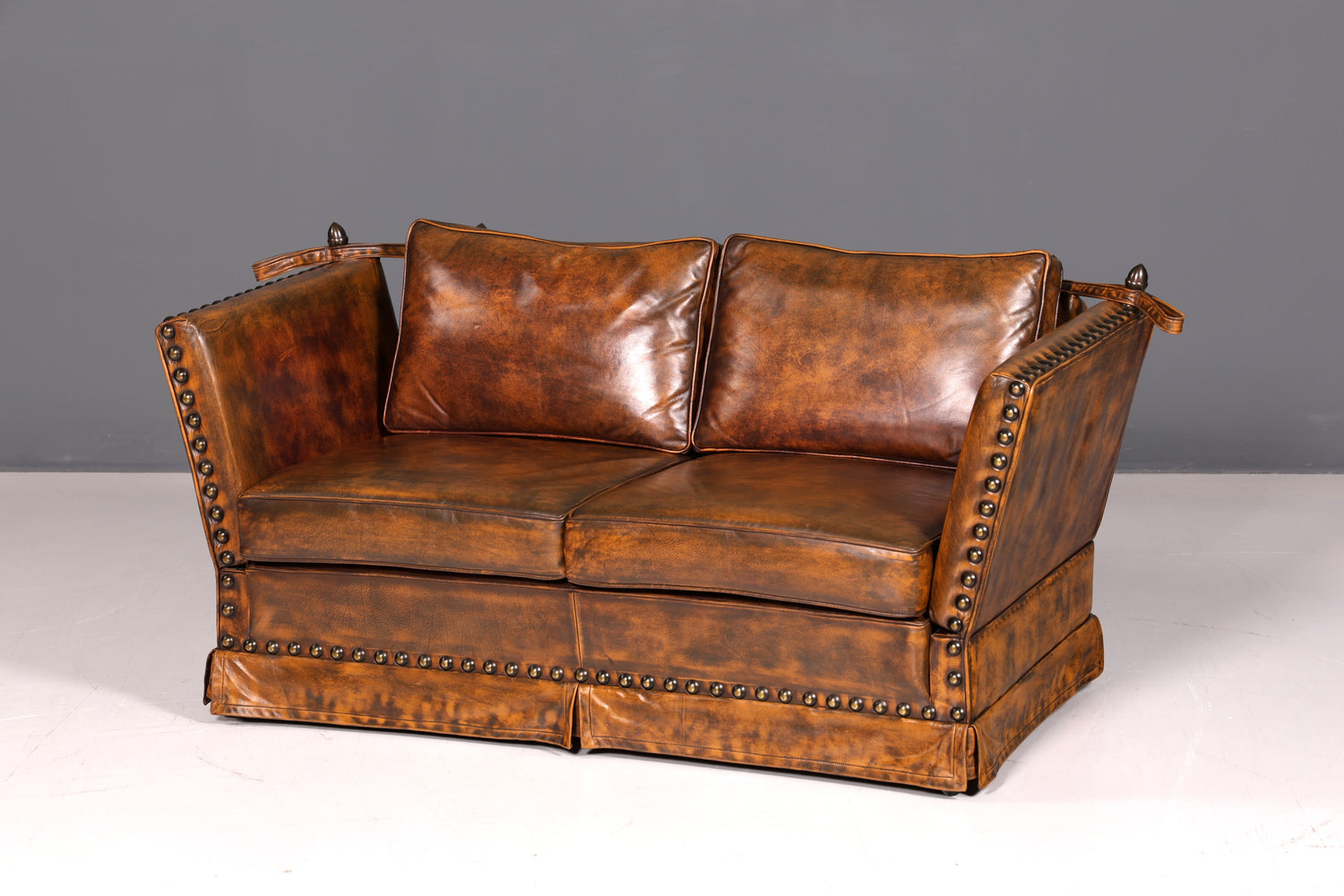 Wunderschönes Englisches Sofa im Knole Stil echt Leder Couch Englisch Polstersofa Antik Stil