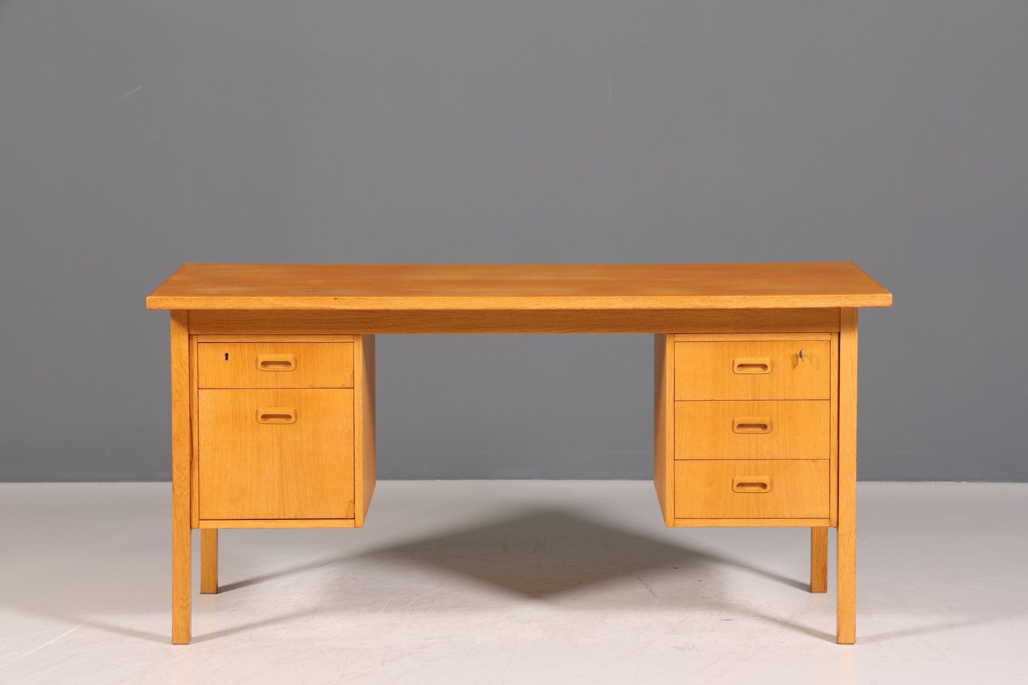 Wunderschöner Mid Century Schreibtisch Danish Design Bürotisch 60er Jahre Office Table