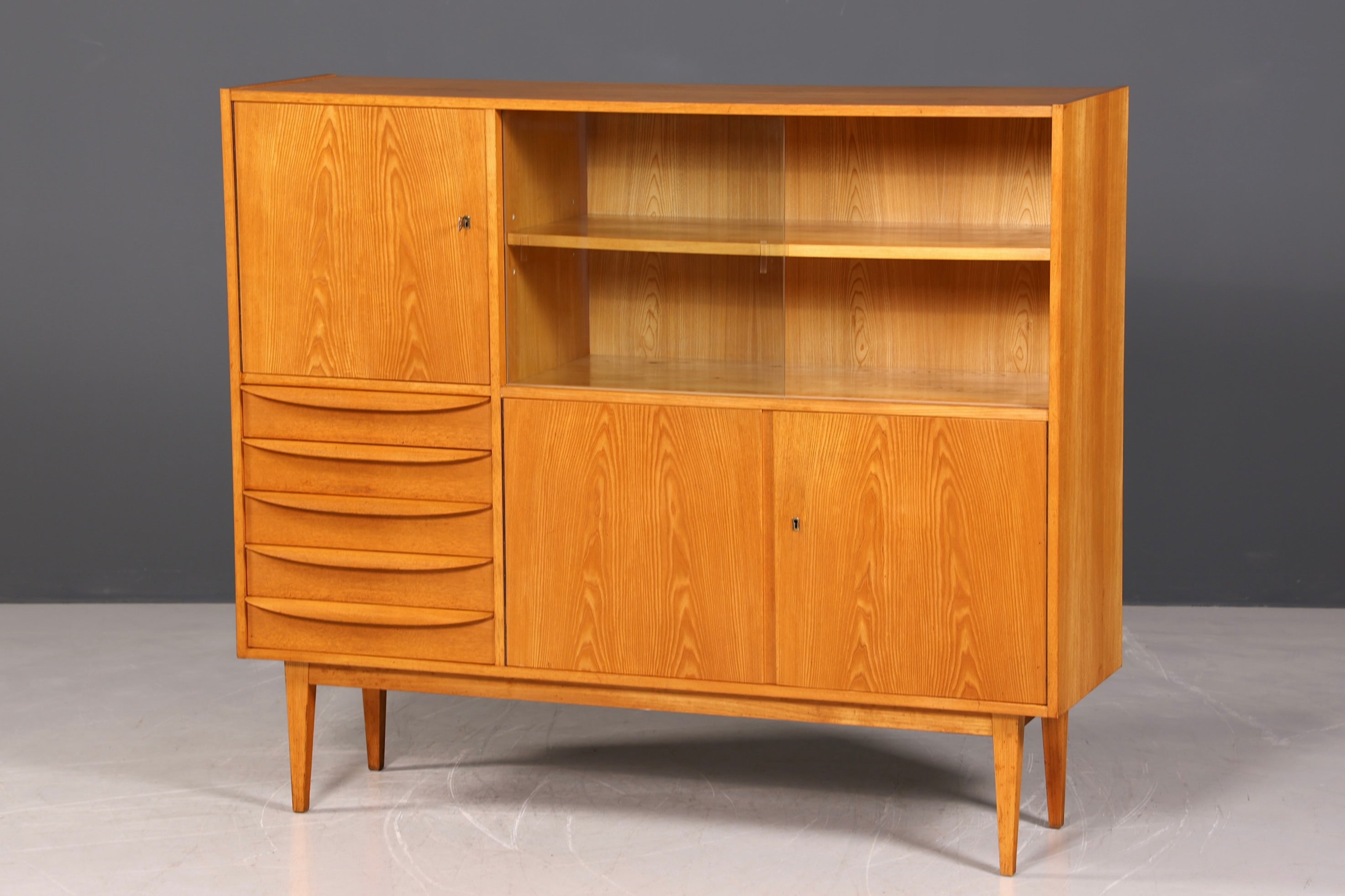 G246 Finish Traumhafter Mid Century Highboard Retro Vitrine 60er Jahre Schrank Kommode (Kopie)