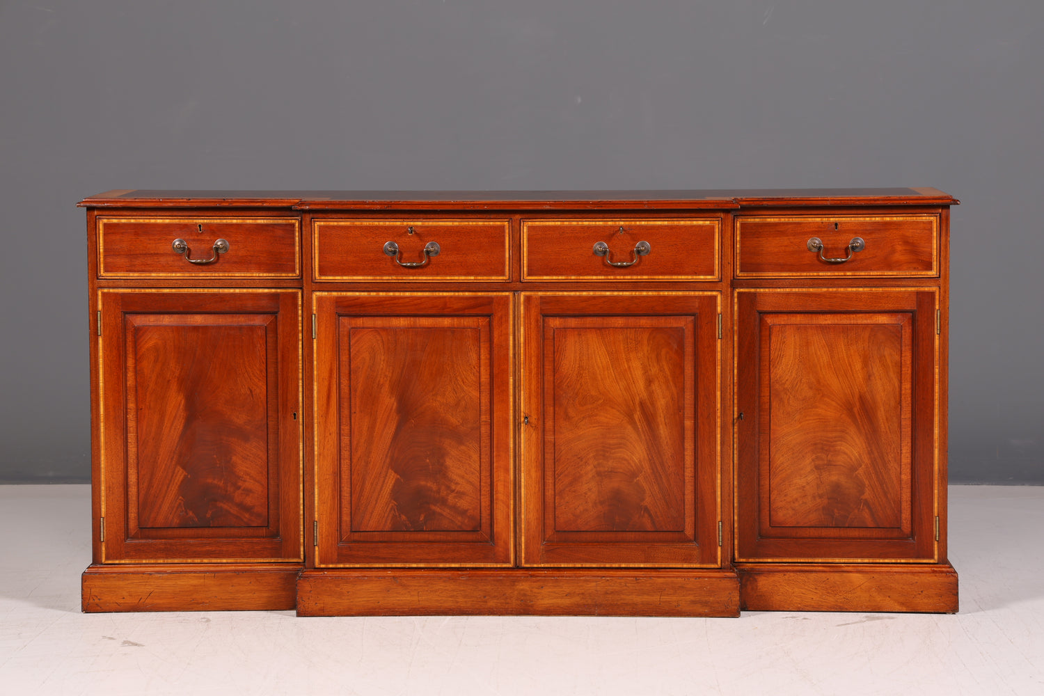 Wunderschönes Englisches Sideboard Mahagoni Schrank 60er Buffetschrank Kommode Anrichte Vintage