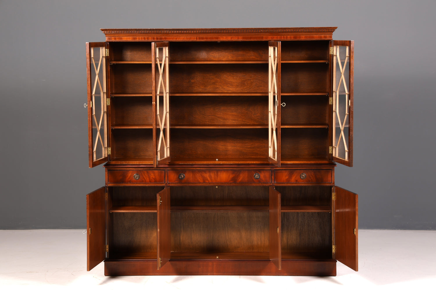 Wunderschöne Englische Vitrine Mahagoni Bibliothek Bücherschrank Buffet Schrank Antik Glasvitrine Vintage