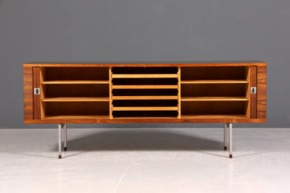 Beeindruckendes Original Hans J. Wegner für RY Møbler Modell RY 25 Sideboard Palisander Holz TV Kommode Vintage Schiebetür Schrank 1 von 2