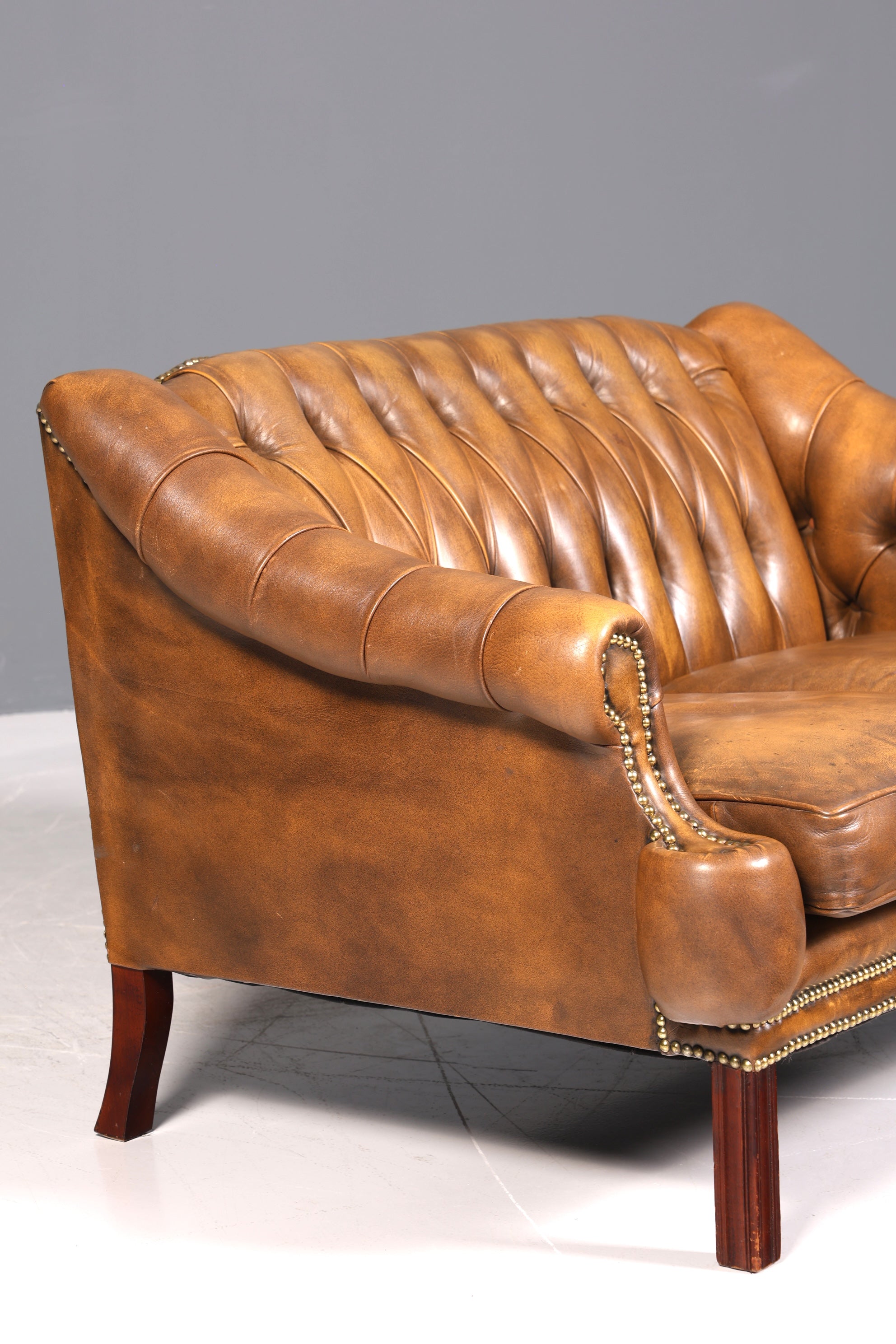 Wunderschönes seltenes Original Chesterfield Sofa 2-Sitzer Couch England Polstersofa