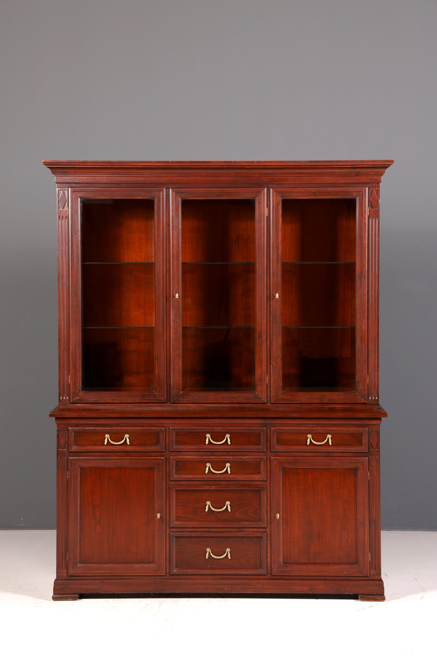 Wunderschöne Original Selva Vitrine Villa Borghese Antik Stil massiv Holz Buffet Schrank Bibliothek