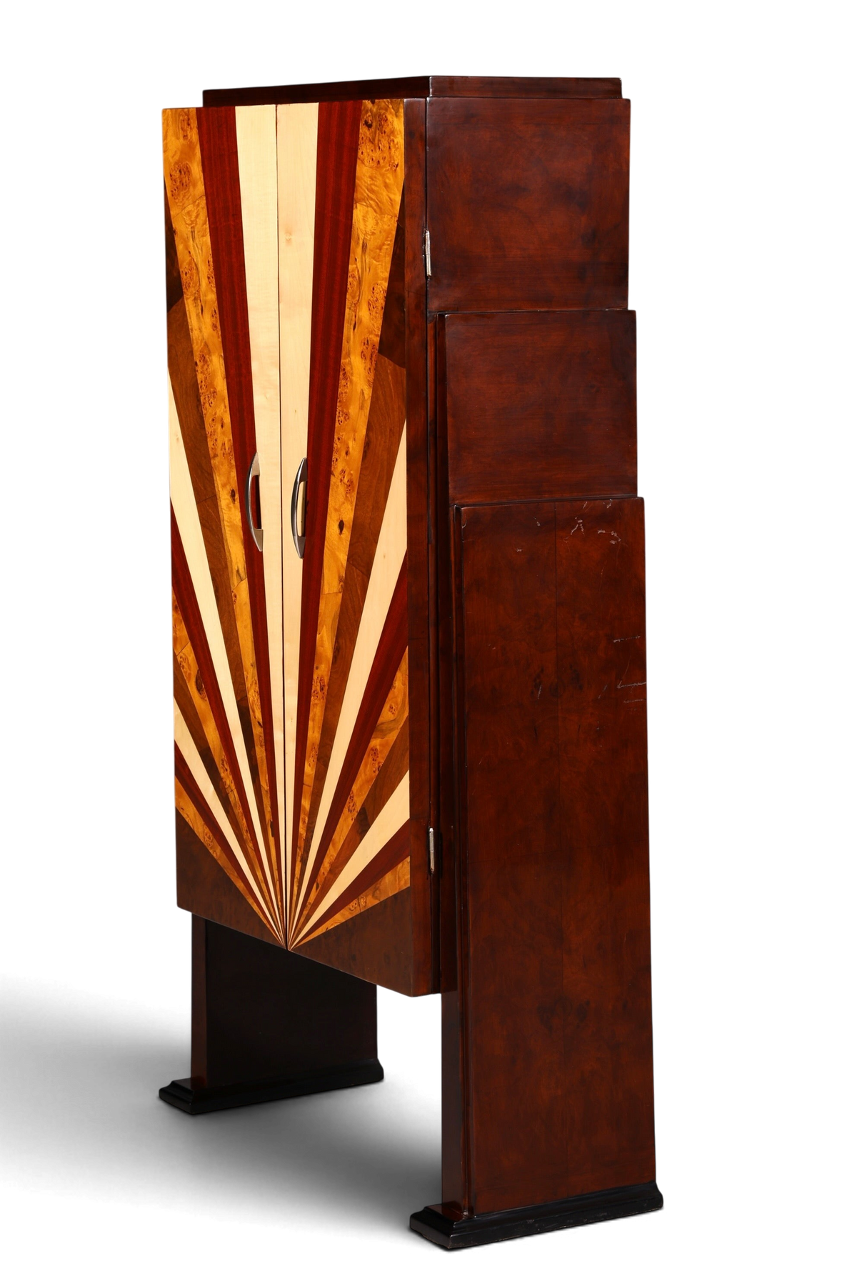 Hauptstadt Möblerei Art Deco Highboard Sun aus massivem Echtholz mit markantem strahlenförmigem Furniermuster