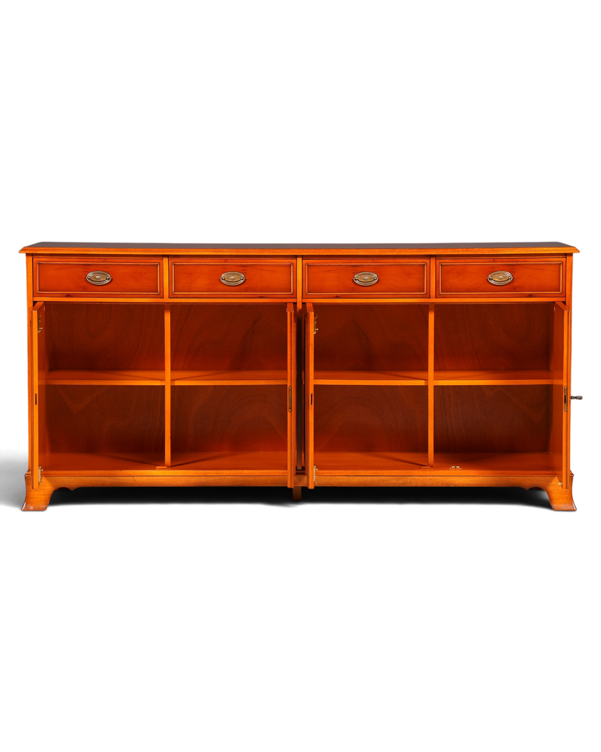 Hauptstadt Möblerei Heldense Sideboard aus englischer Eibe mit vier Schubladen und offenen Regalfächern