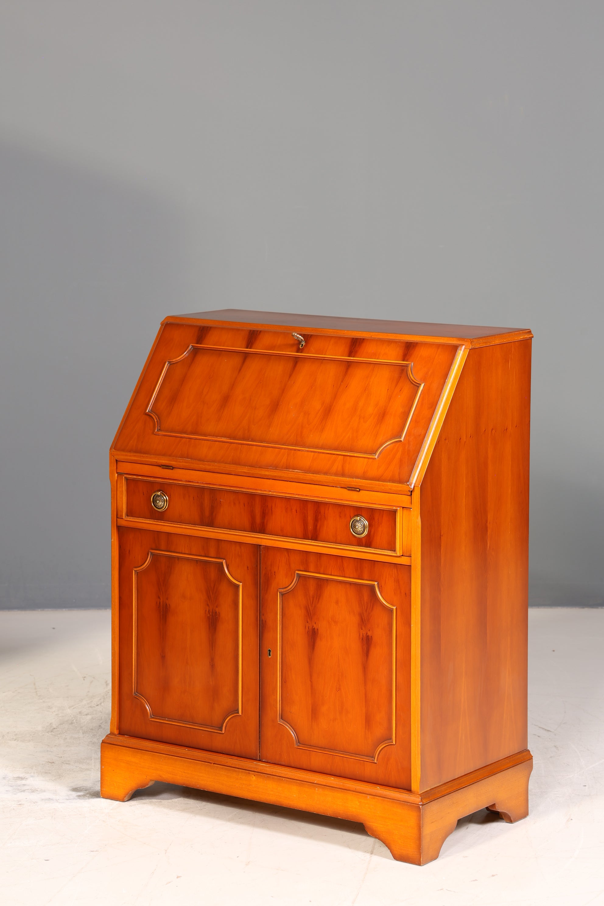 Stilvoller Englischer Sekretär Original Heldense Büro Schreibtisch Eibe Antik 60S Schreibkommode UK Schrank