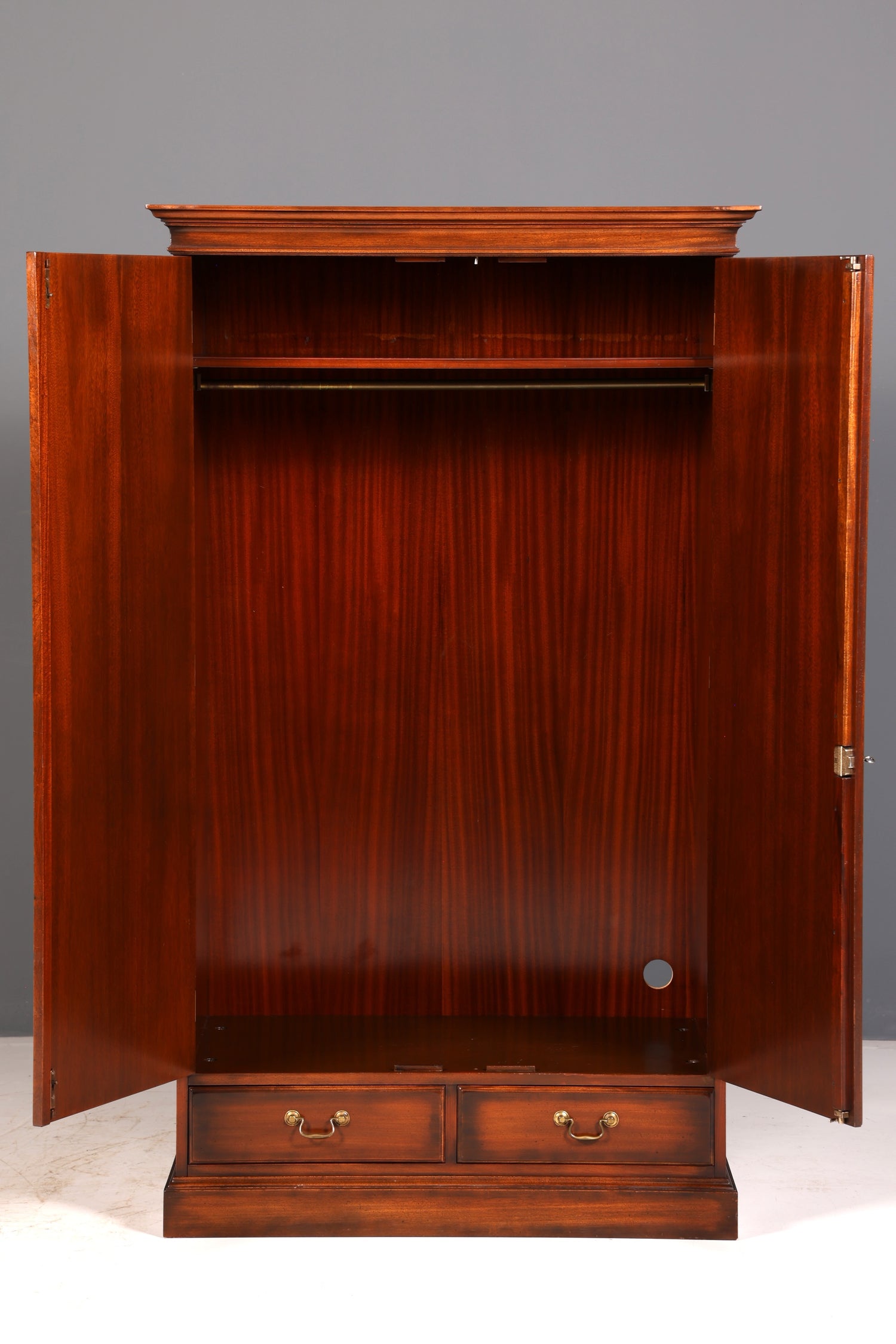 Wunderschöner Englischer Schrank Mahagoni Dielenschrank Wäscheschrank Kleiderschrank Antik Vintage