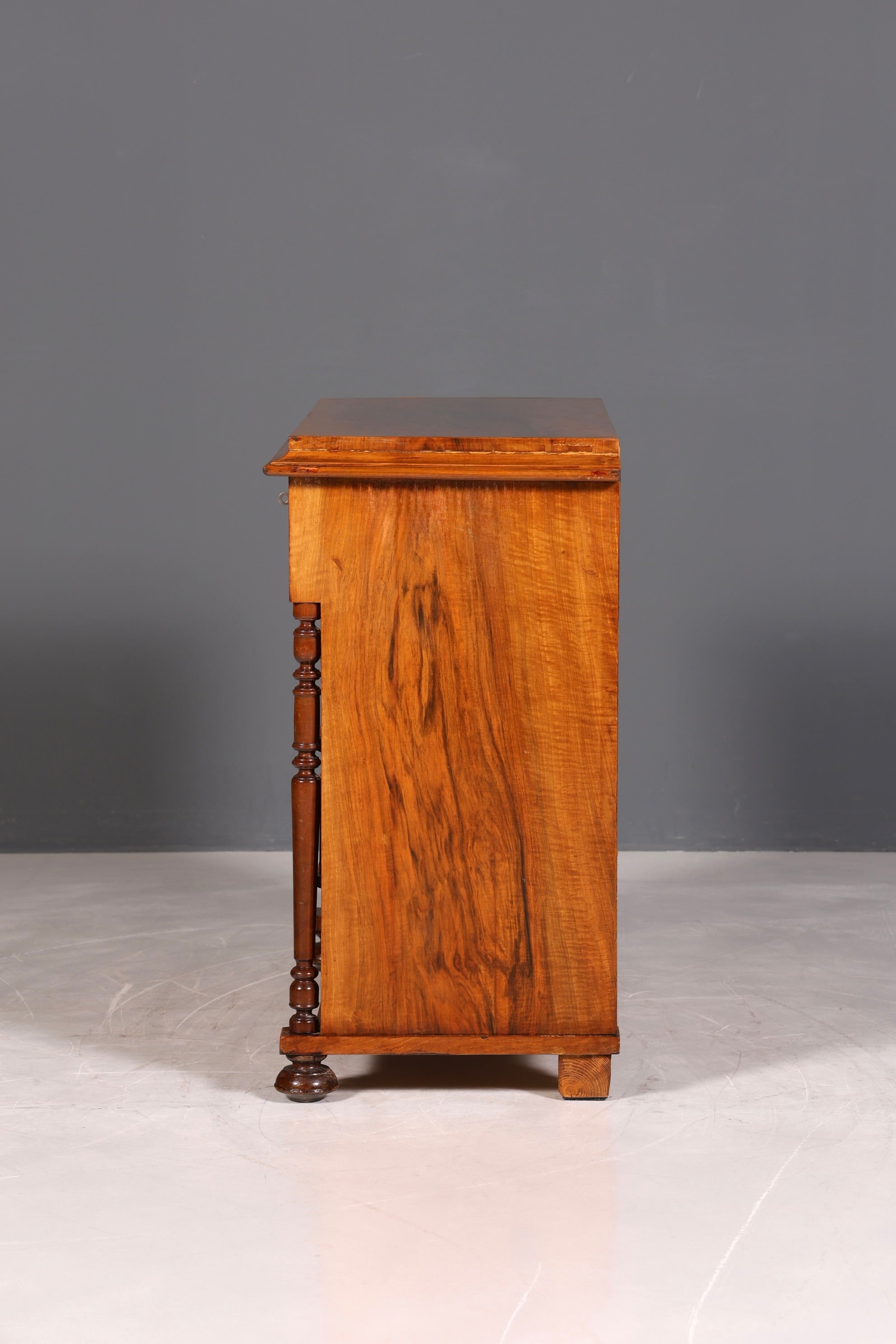 Stilvolle Gründerzeit Kommode Jugendstil Antik Sideboard Schubladenkommode Wäschekommode