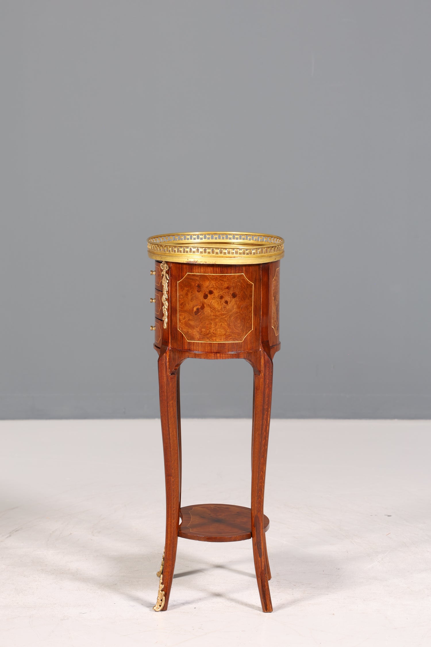 Edler Barock Louis XV Stil Beistelltisch Ablagetisch massiv Kommode Antik Stil