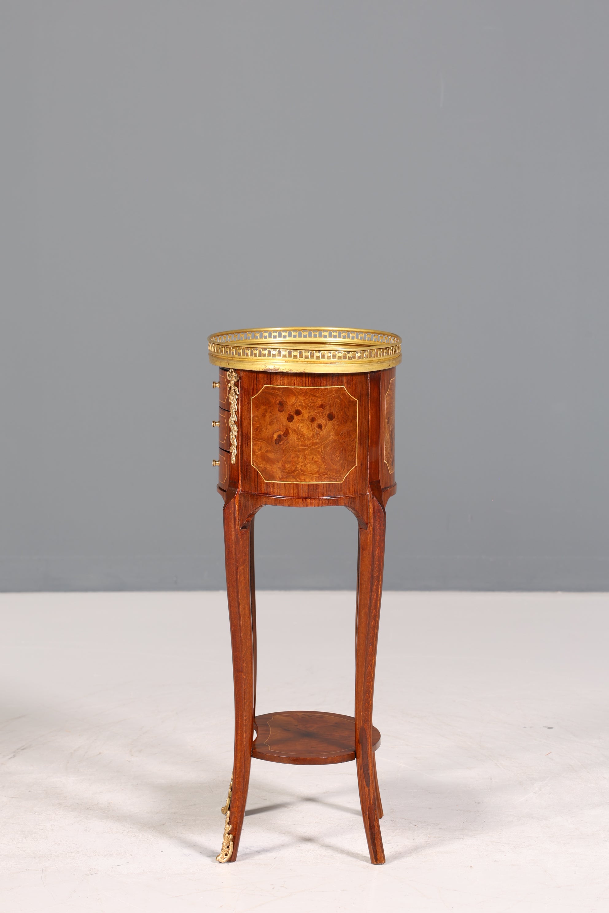 Edler Barock Louis XV Stil Beistelltisch Ablagetisch massiv Kommode Antik Stil