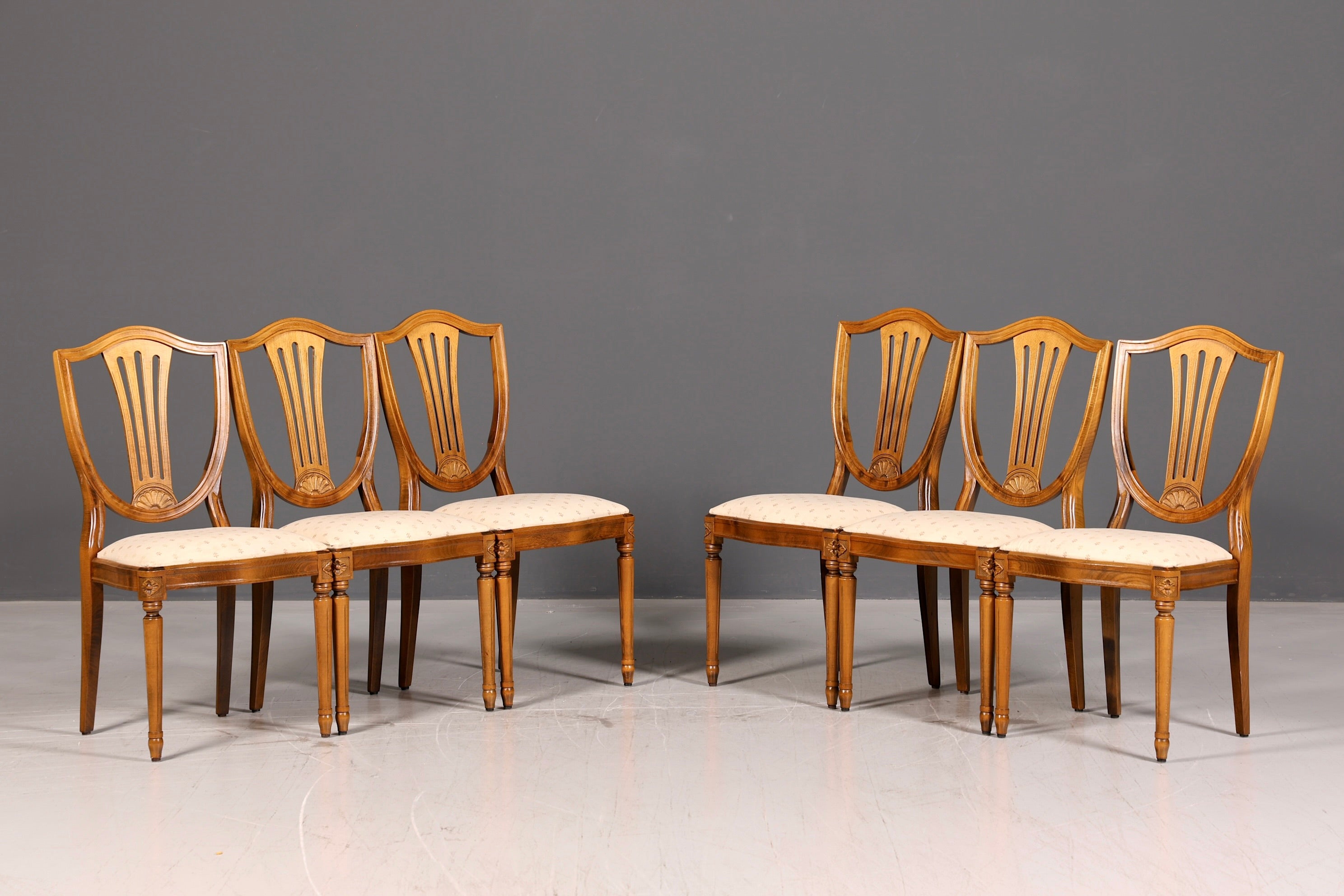 6x Traumhafte Stühle im Gustavianischen Stil Englisch Küchenstühle Antik Stil Esszimmer Stuhl Set
