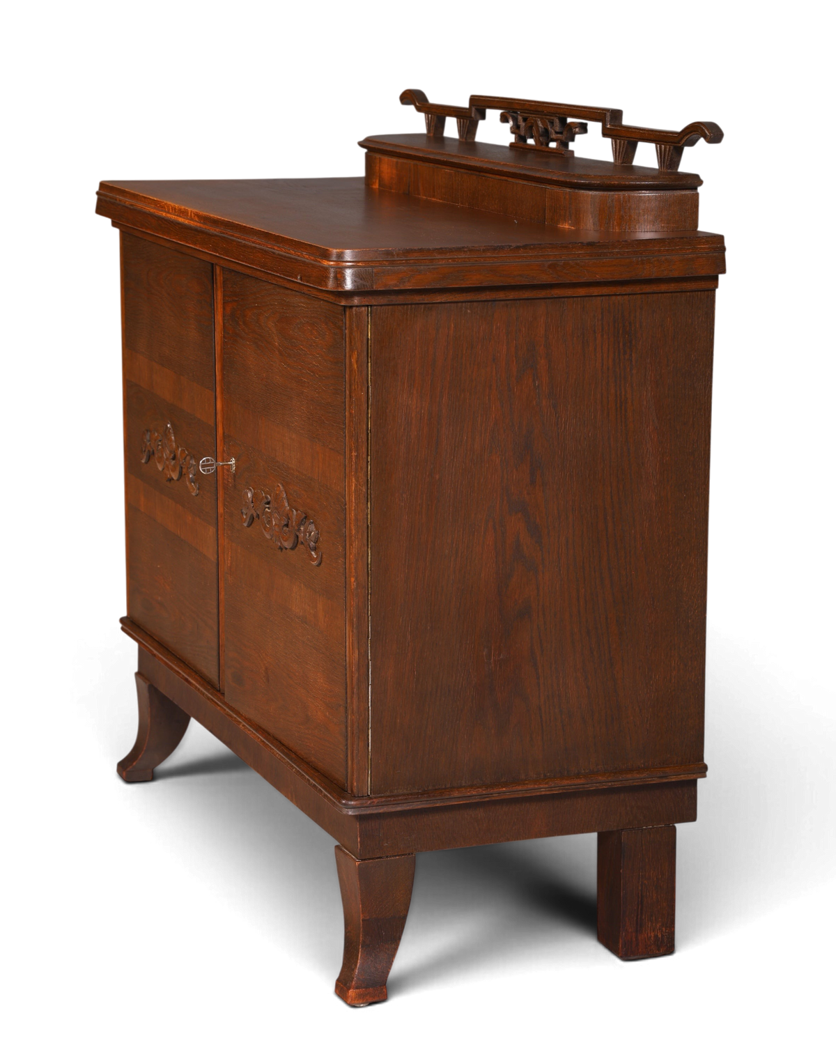 Hauptstadt Möblerei Jugendstil Sideboard aus massiver Eiche mit dekorativen Schnitzereien und antikem Design