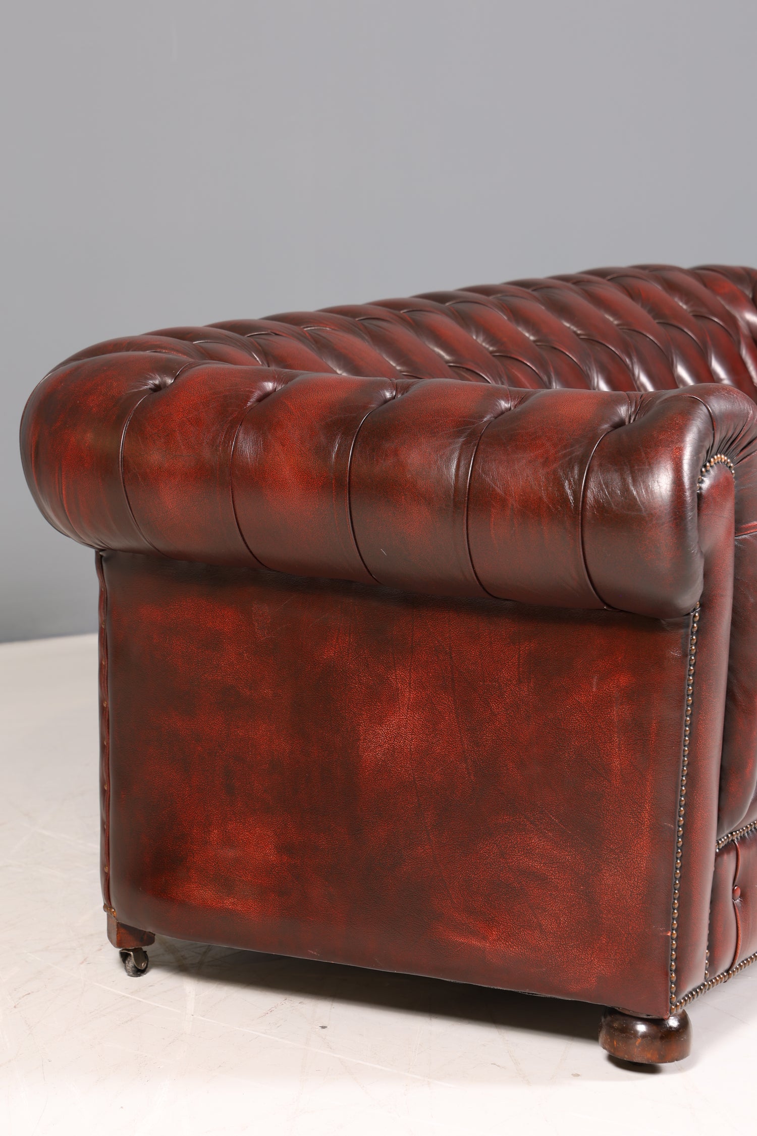 Stilvolles Original Chesterfield Sofa 3-Sitzer Couch Oxblood England Polstersofa