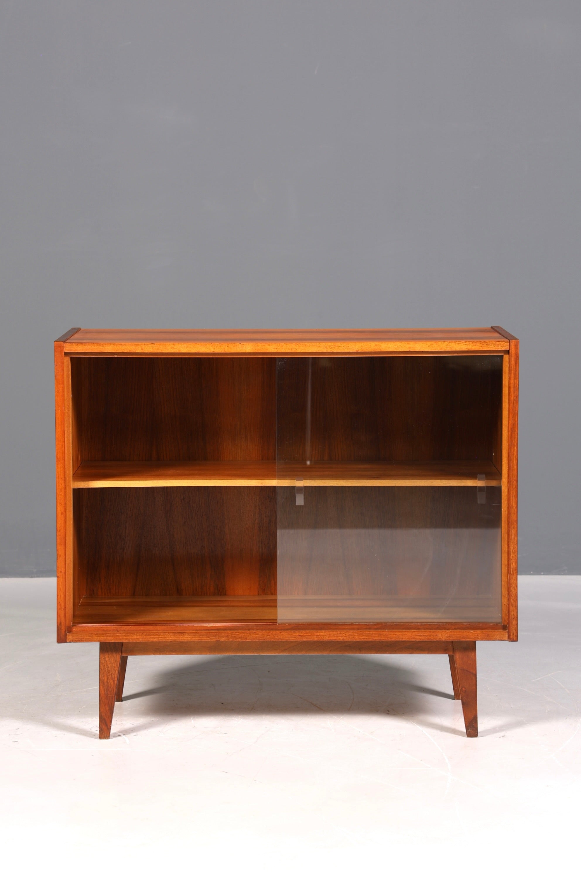 Wunderschöne Mid Century Vitrine Vintage Regal Retro Bücherregal Bookshelf