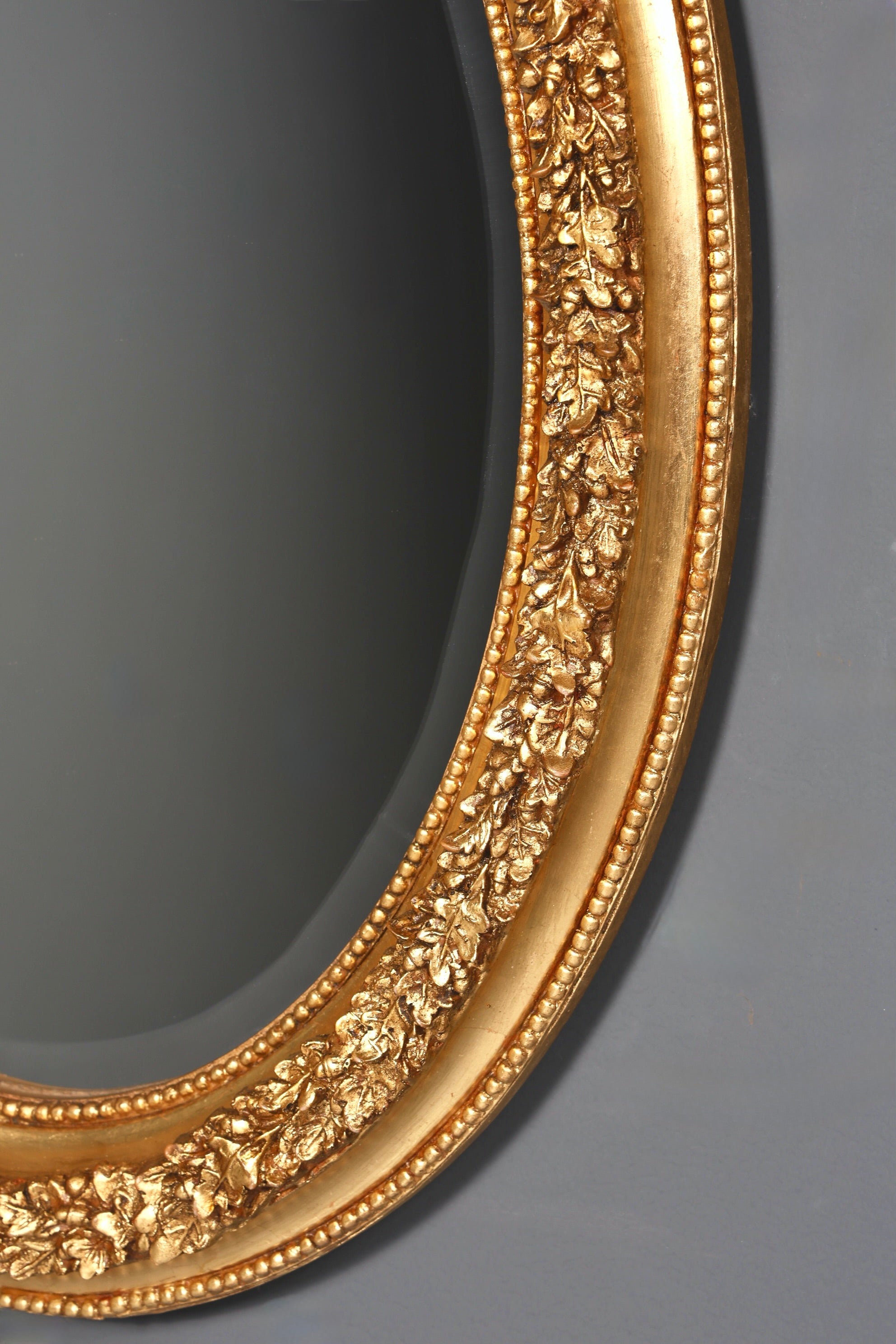 Noble oval splendor baroque style wall mirror ornaments gold mirror