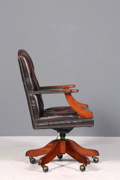 Wunderschöner Original Chesterfield Centurion Captain Chair Englisch braun echt Leder Sessel