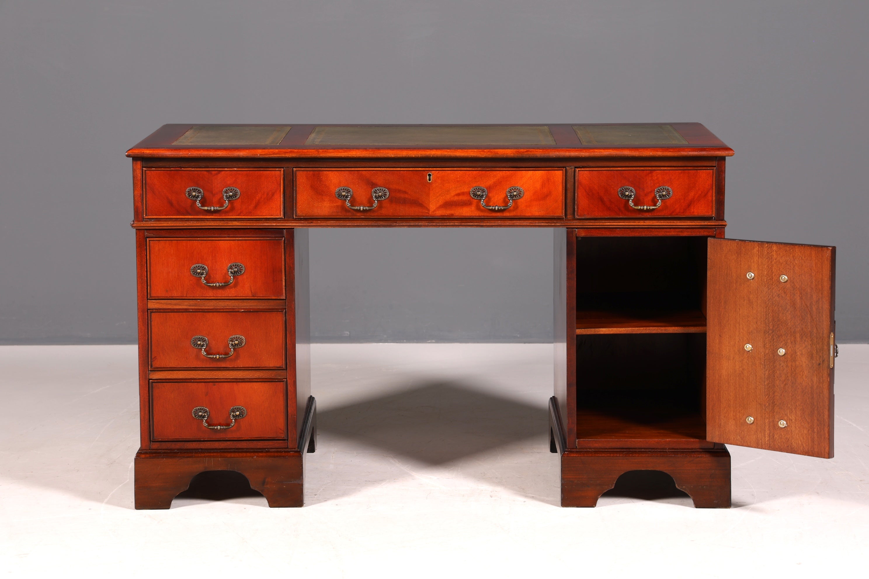 Wunderschöner Englischer Schreibtisch echt Lederauflage Bürotisch Antik Stil Office Desk