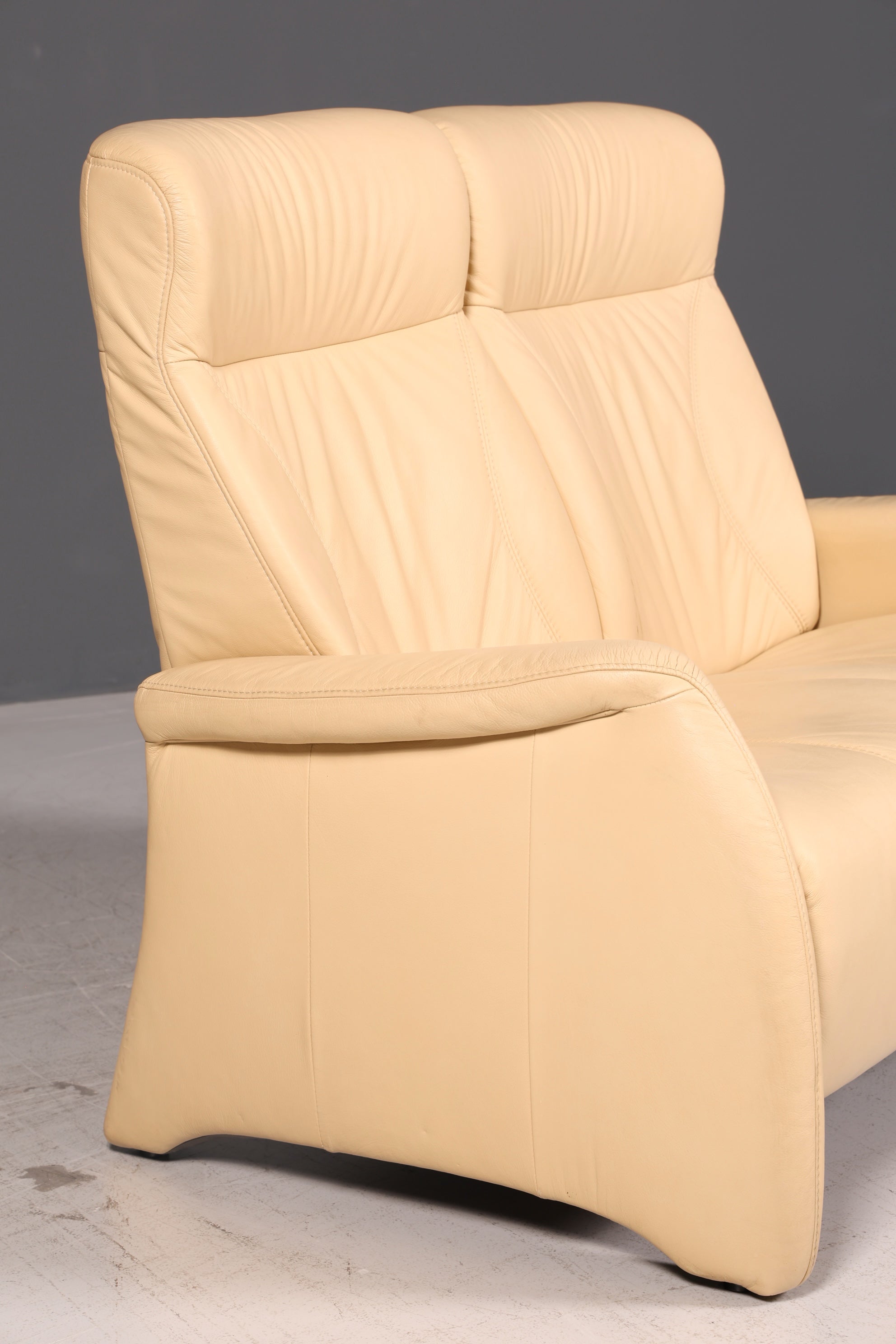 Edles Himolla Cumuly 2-Sitzer Ledersofa mit Hocker Echtleder Creme Relaxsofa Couch Sofa Vintage
