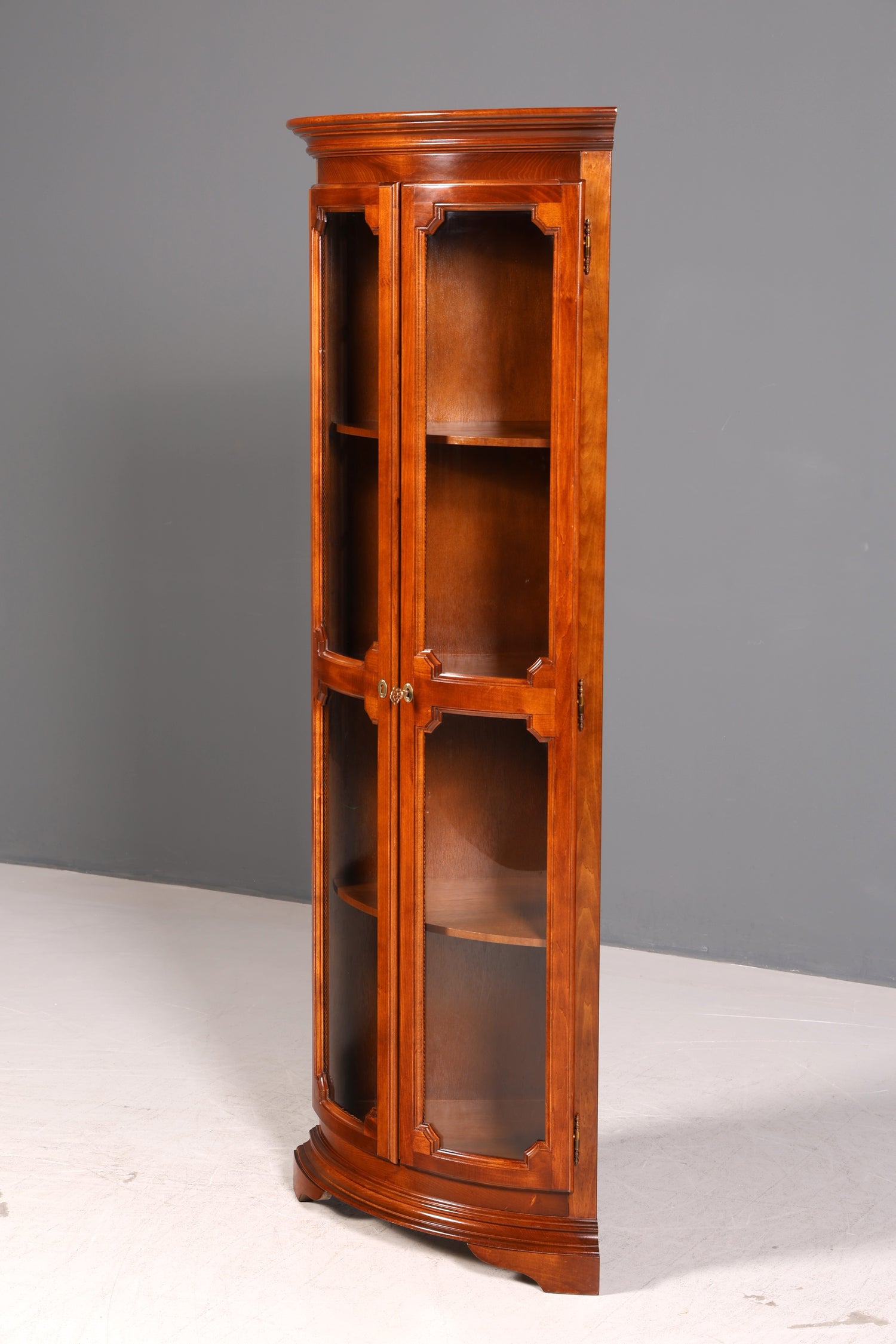 Wunderschöne Original Selva Eckvitrine Antik Stil Vitrine Schrank Geschirrschrank Glasvitrine Eckschrank 1 von 2