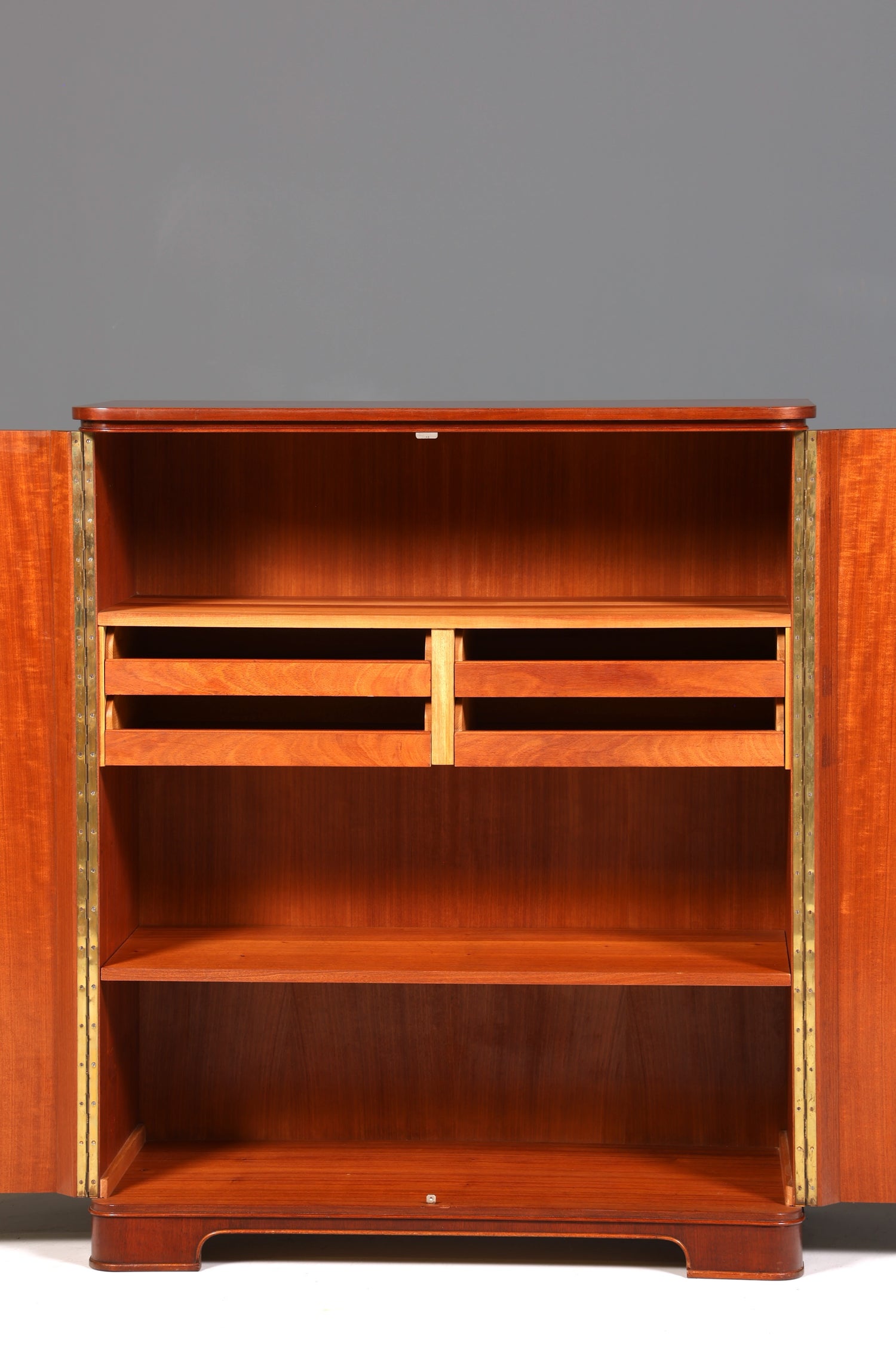 Wunderschöner Mid Century Schrank 60er Jahre Wäscheschrank Aktenschrank Kommode