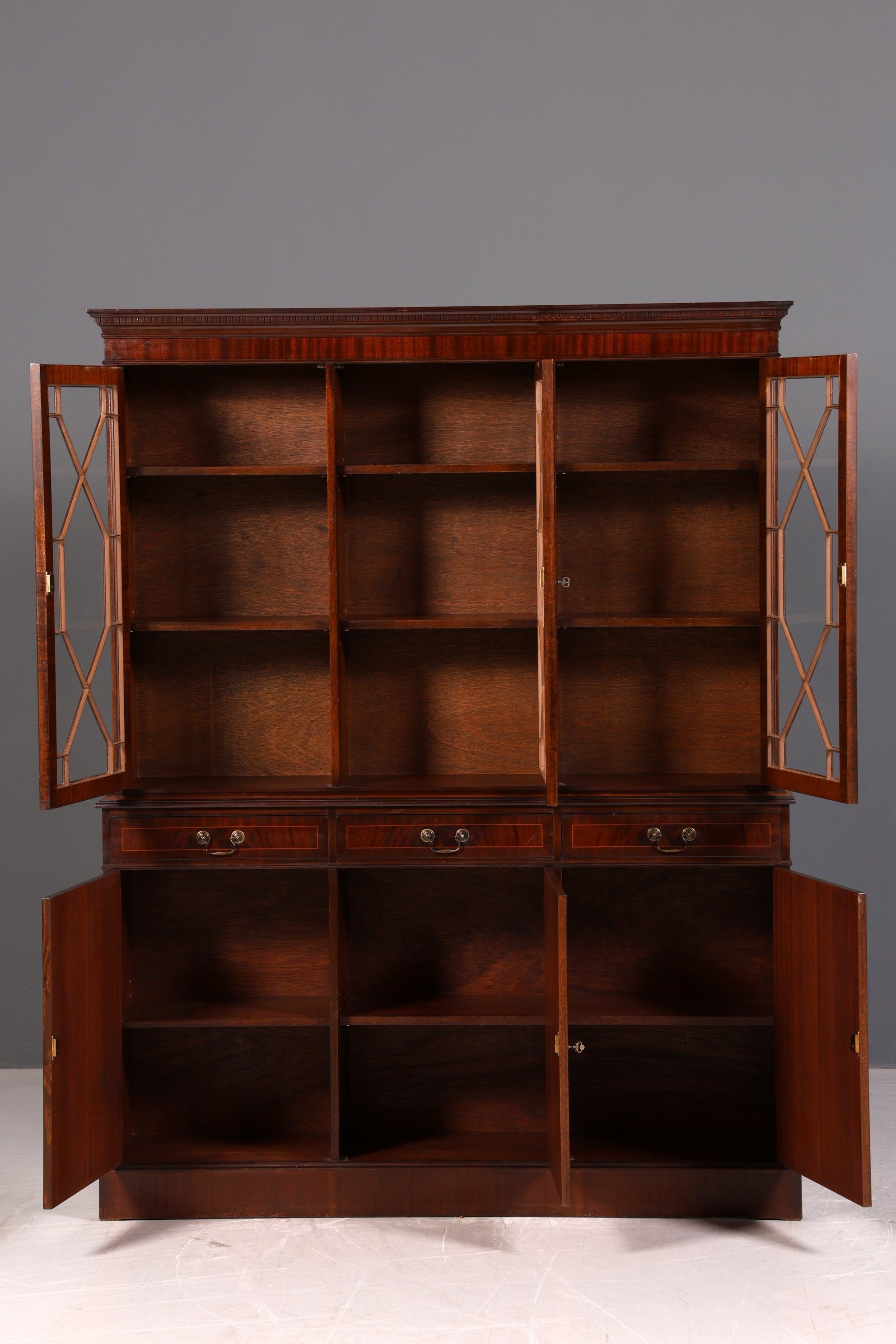 Wunderschöne Englische Vitrine Mahagoni Bibliothek Bücherschrank Buffet Schrank 60er Glasvitrine Vintage