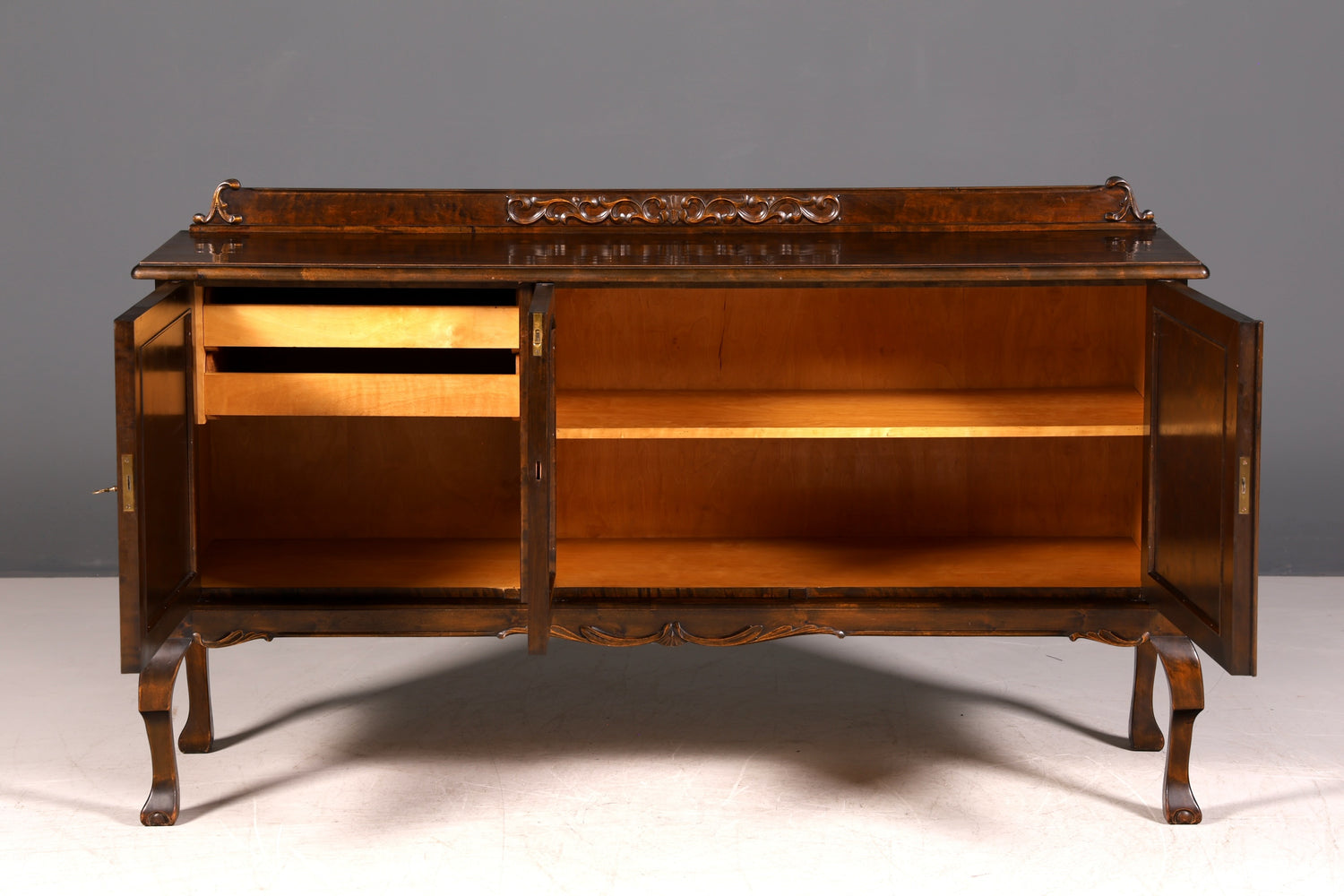 Traumhaftes Chippendale Sideboard Kommode Barock Stil echt Holz TV Schrank