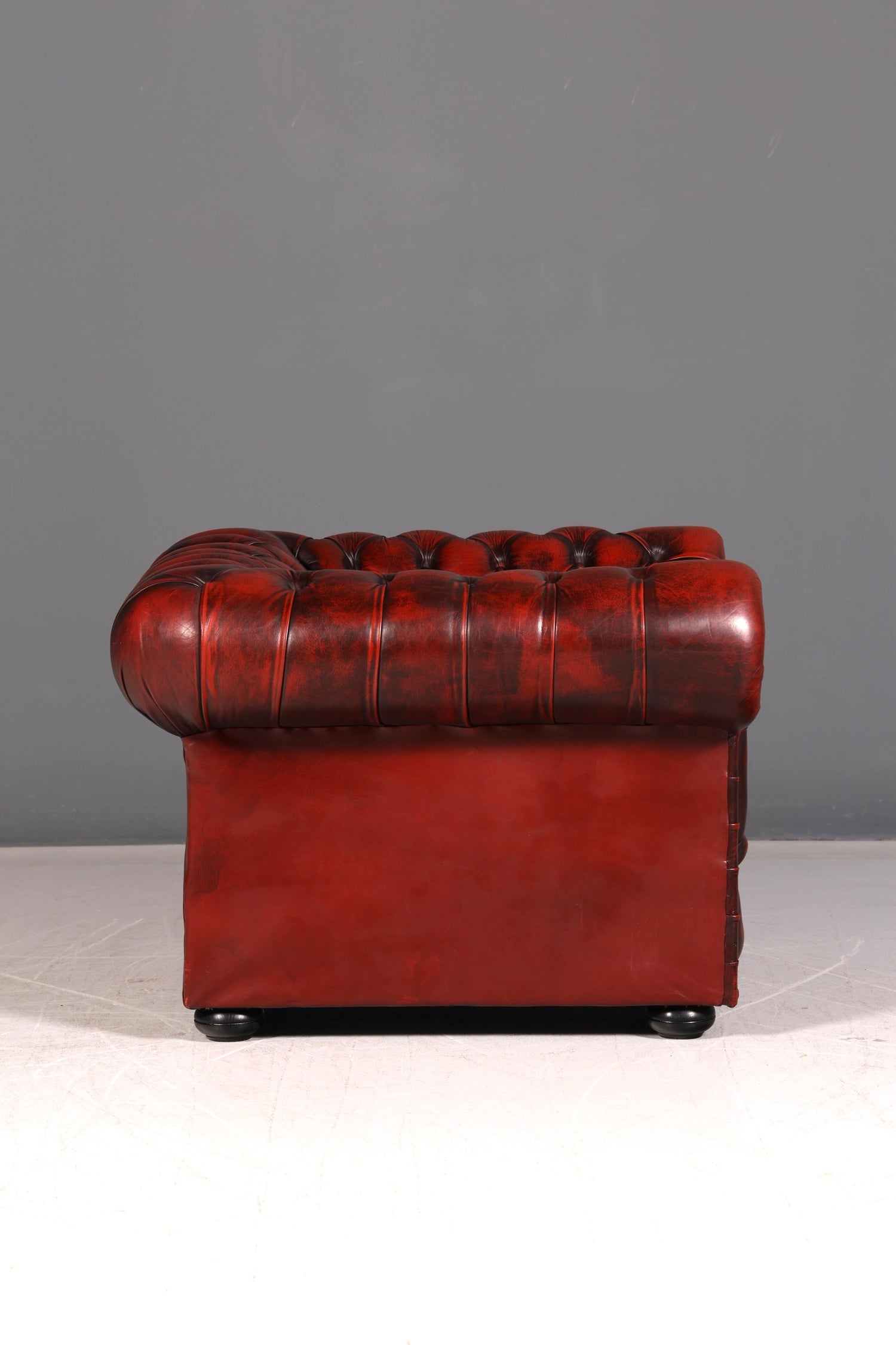 Stilvoller Original Chesterfield Sessel Oxblood Echtleder Englischer Armlehnsessel Herrensessel Antik Ledersessel