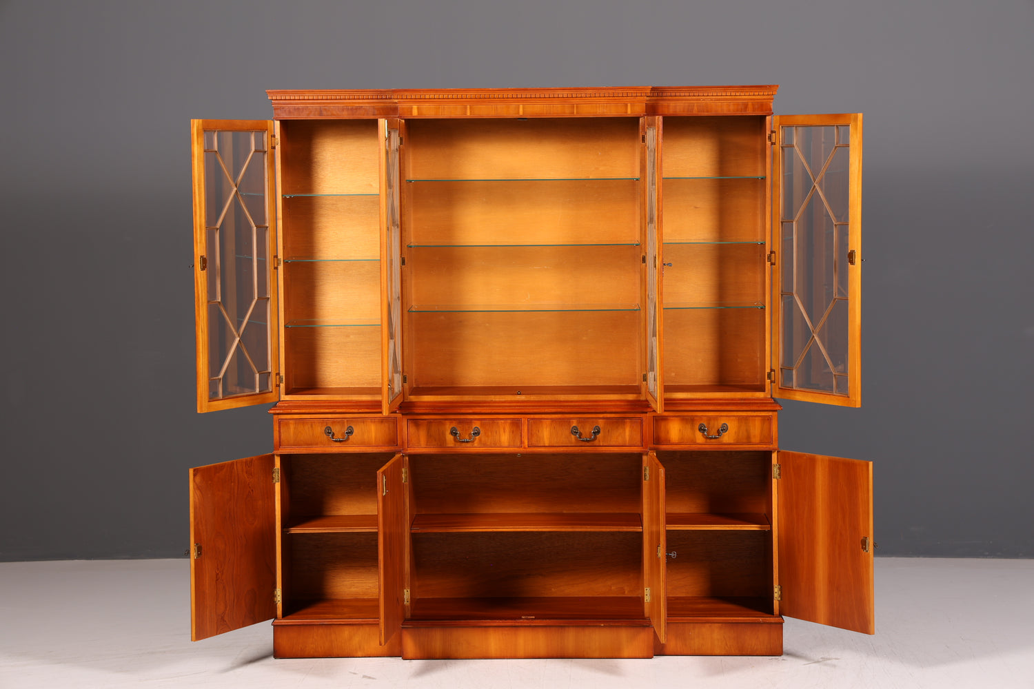 Wunderschöne Englische Vitrine Bücherschrank Buffet Englisch Eibe Glasvitrine Bibliothek Vitrinenschrank