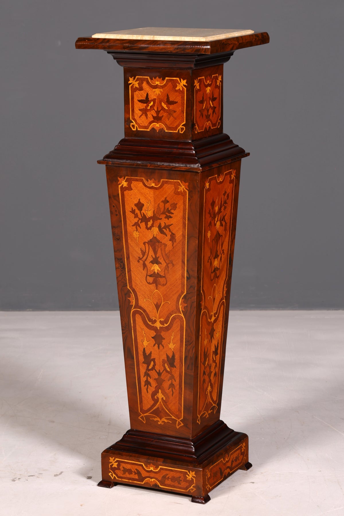 Traumhafte Barock Stil Säule Louis XV Blumensäule Naturstein Marmor Ablage