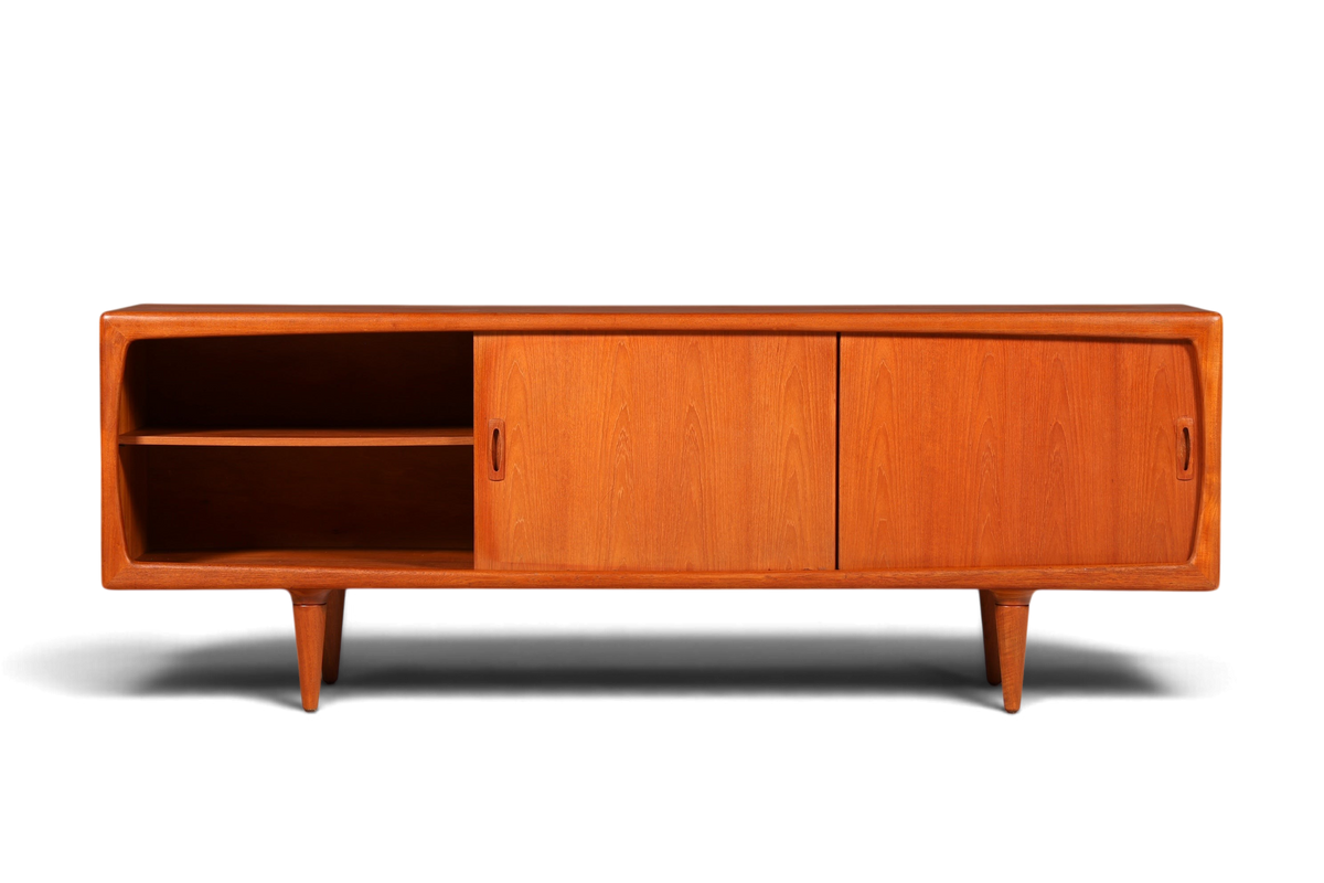 Hauptstadt Möblerei H.P. Hansen XXL Sideboard aus Teakholz im Mid Century Design mit Schiebetüren und Regalfach