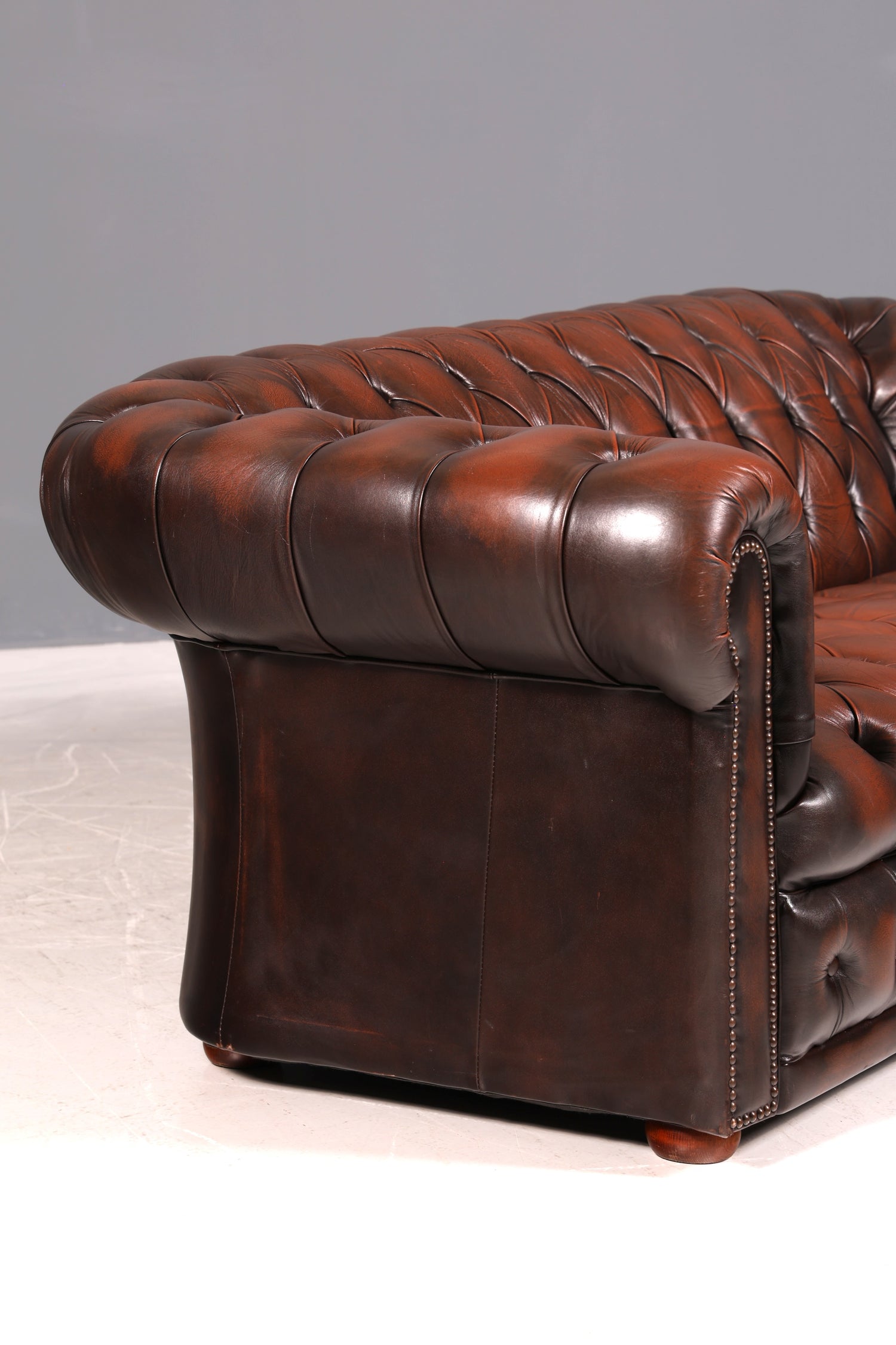 Wunderschönes Original Chesterfield Sofa 2-Sitzer Couch Englisches echt Leder Sofa UK 1 von 2