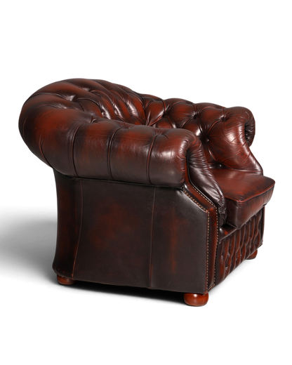 Hauptstadt Möblerei Chesterfield Centurion Sessel aus braunem Echtleder mit klassischer Knopfheftung und Armlehnen
