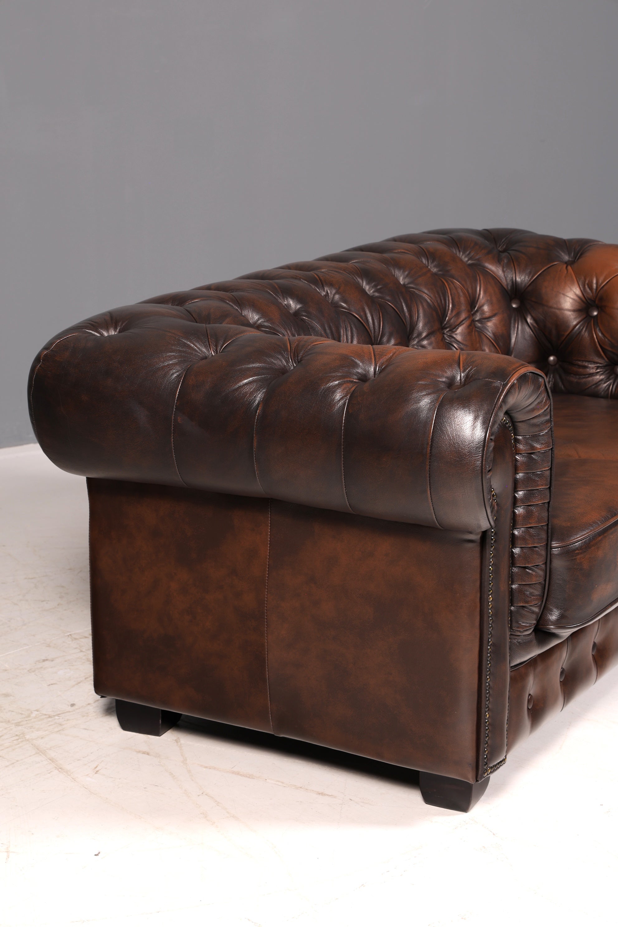 Wunderschönes Original Chesterfield Sofa 2-Sitzer Couch England Echt Leder Polstersofa Englisch Vintage