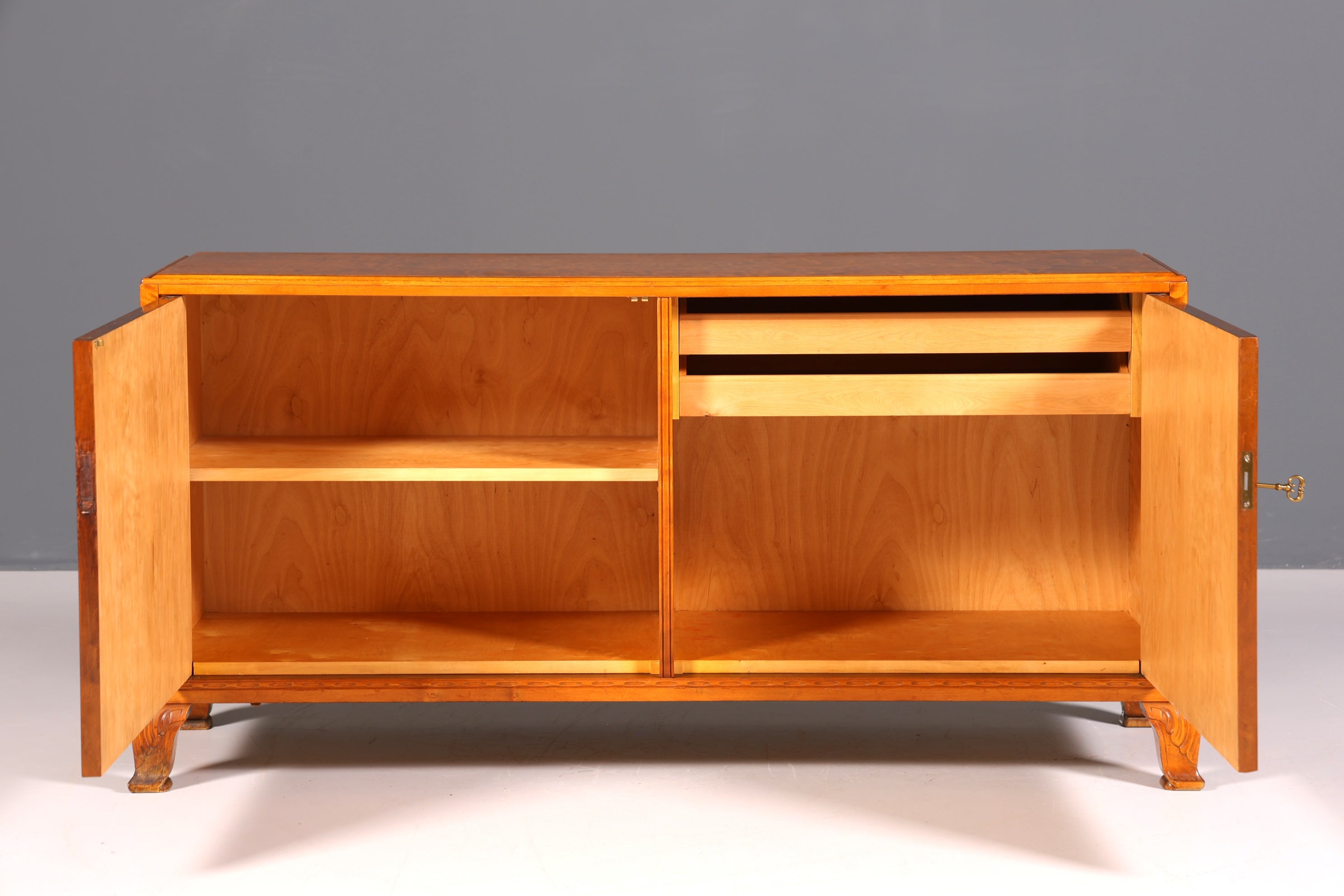 F833 Finish Wunderschönes Original Art Deco Sideboard Antik Schrank Birke TV Kommode um 1930