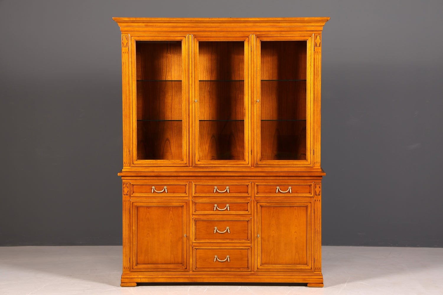 Wunderschöne Original Selva Vitrine Antik Stil massiv Holz Buffet Villa Borghese Schrank Bibliothek