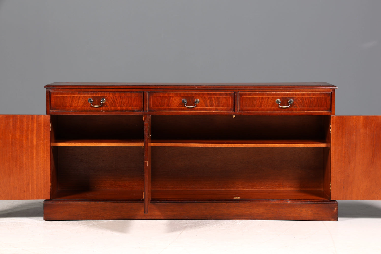 Wunderschönes Englisches Sideboard Mahagoni Schrank Antik 60s Buffetschrank Kommode